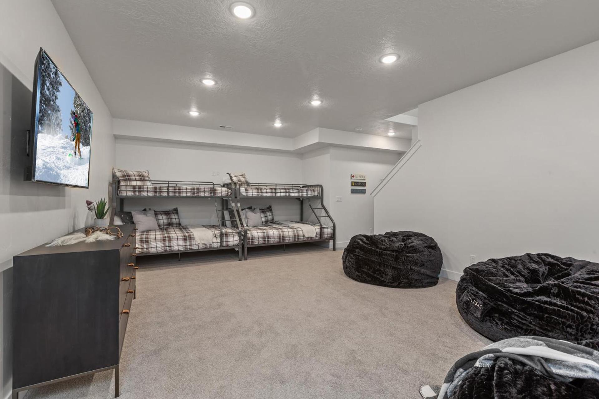 Silver Creek Village 6885 by Moose Management view 4