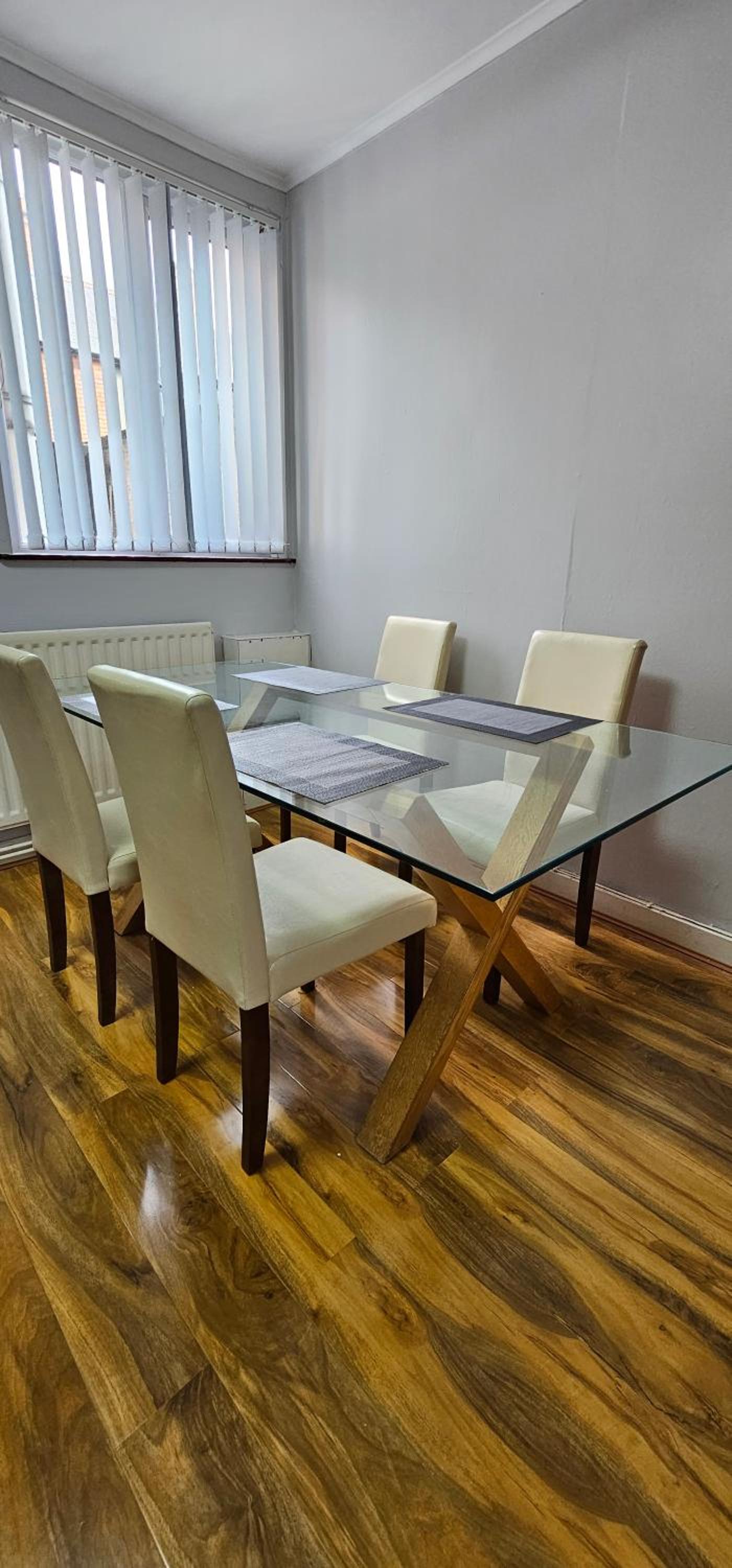 Hotel Stylish 2 Bed Room Terrace House - Image 1