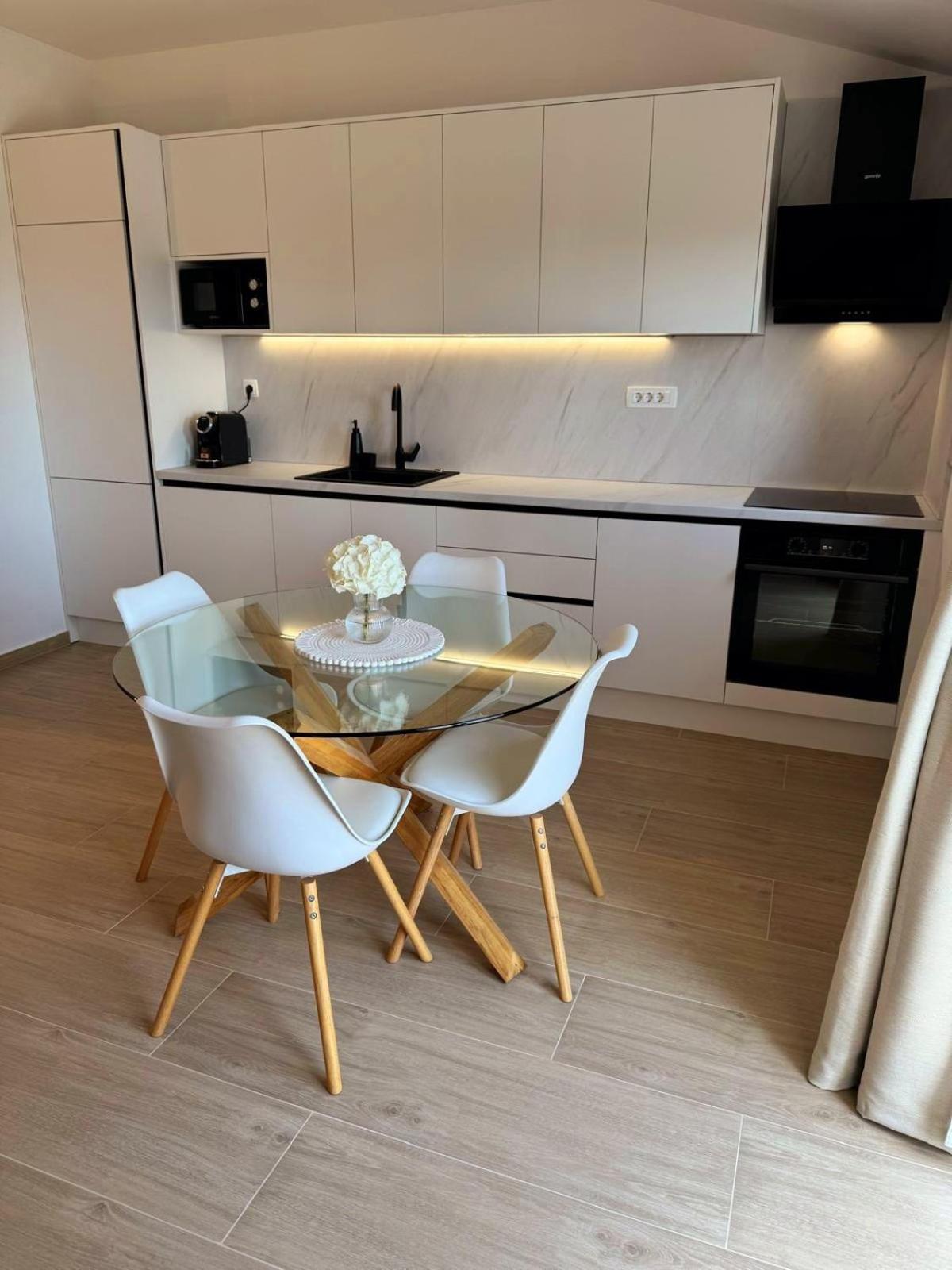 Apartman Dora view 3