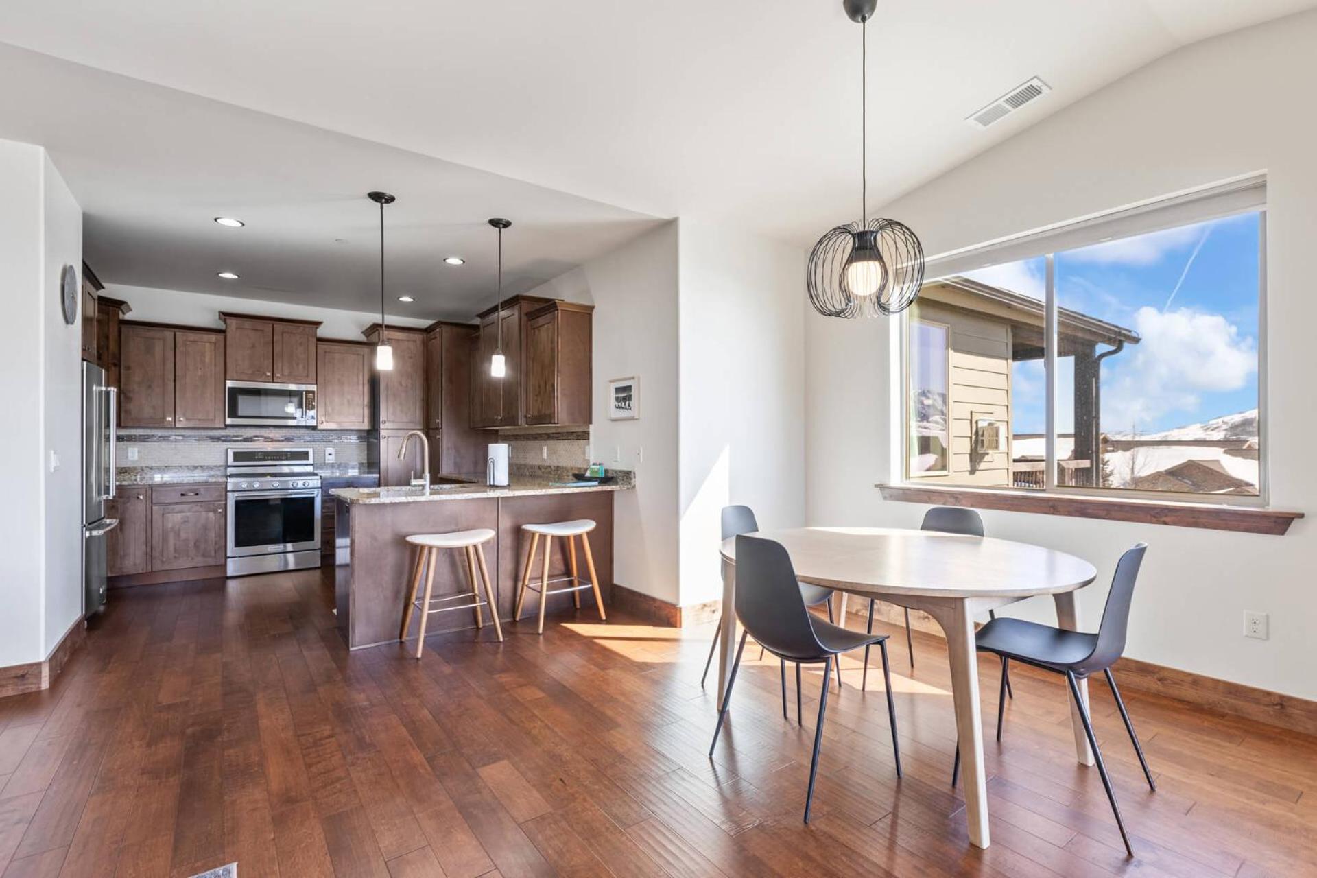 Black Rock Ridge 14275 L by Moose Management