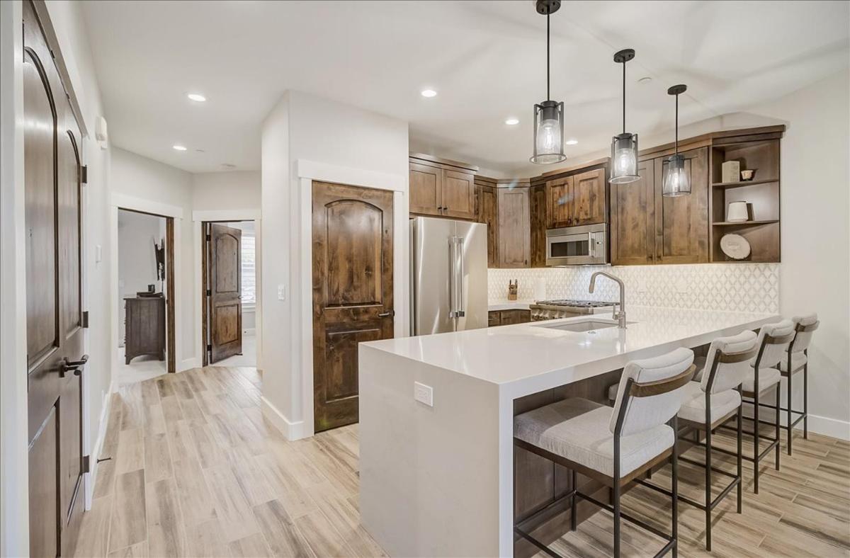 Black Rock Ridge 14202 by Moose Management view 3