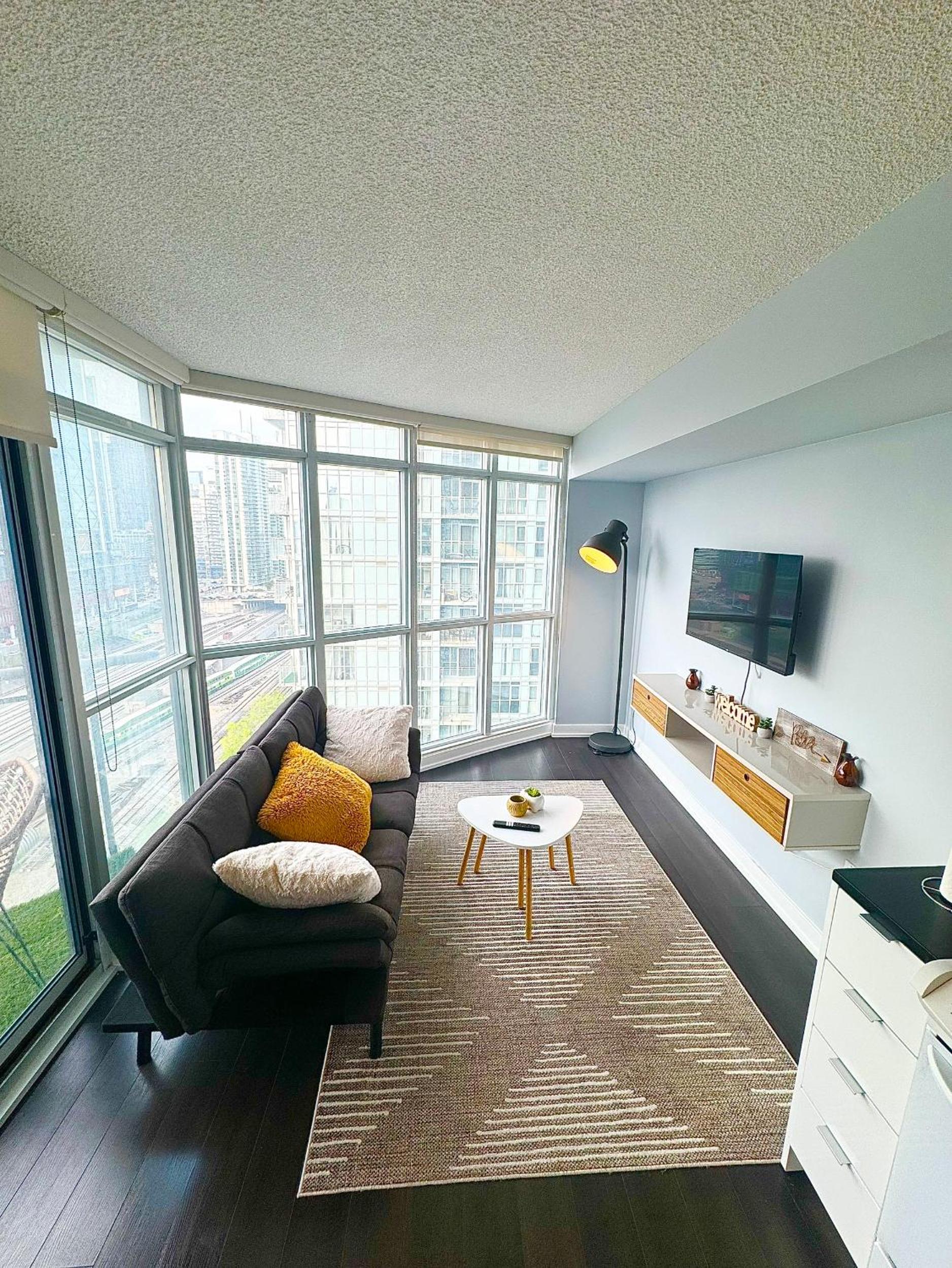 Fully furnished Lux 1bed condo
