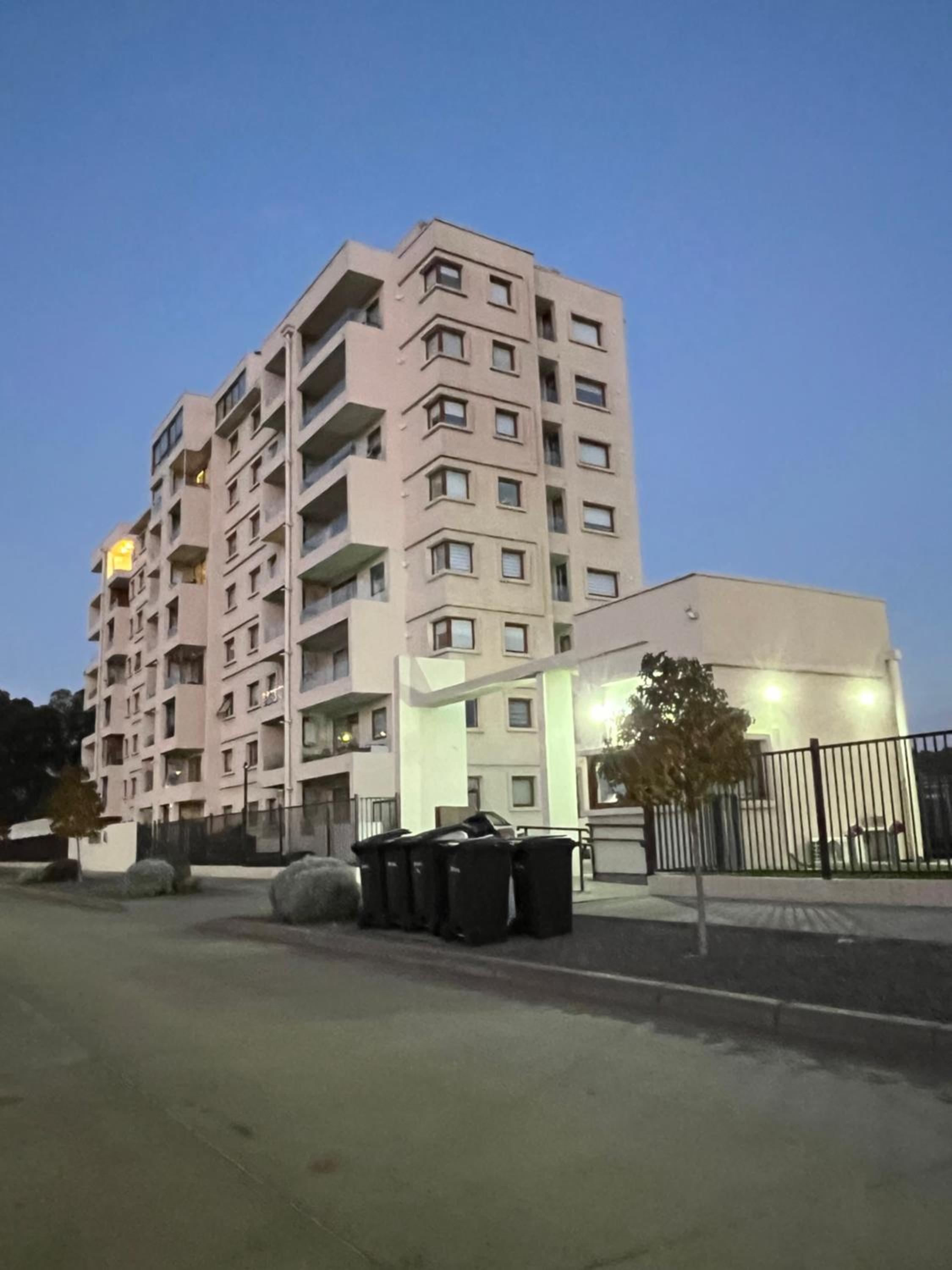 Exclusivo Departamento Equipado Estacionamiento Privado 2D-2B con Excelente ubicación en Los Ángeles