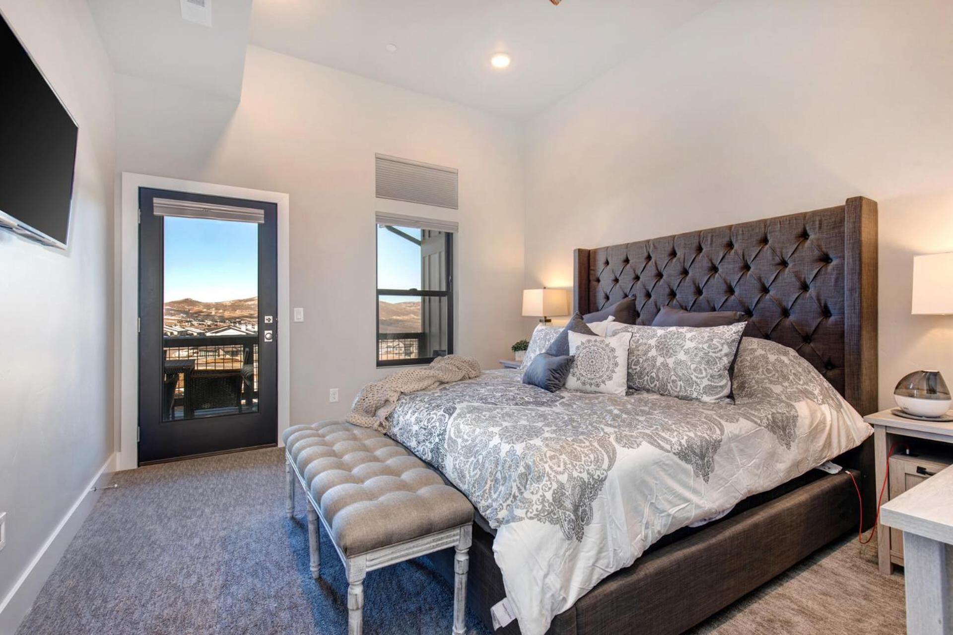 Mayflower Lakeside 301-21 by Moose Management view 3