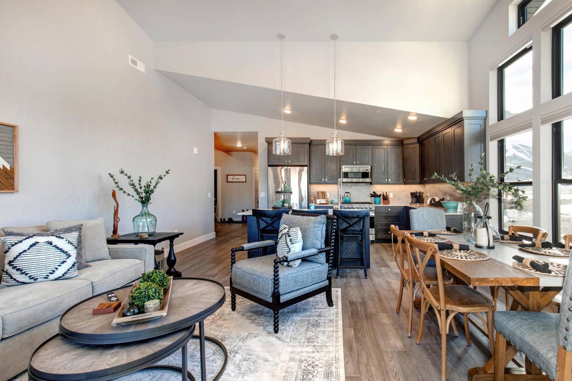 Mayflower Lakeside 301-21 by Moose Management view 5