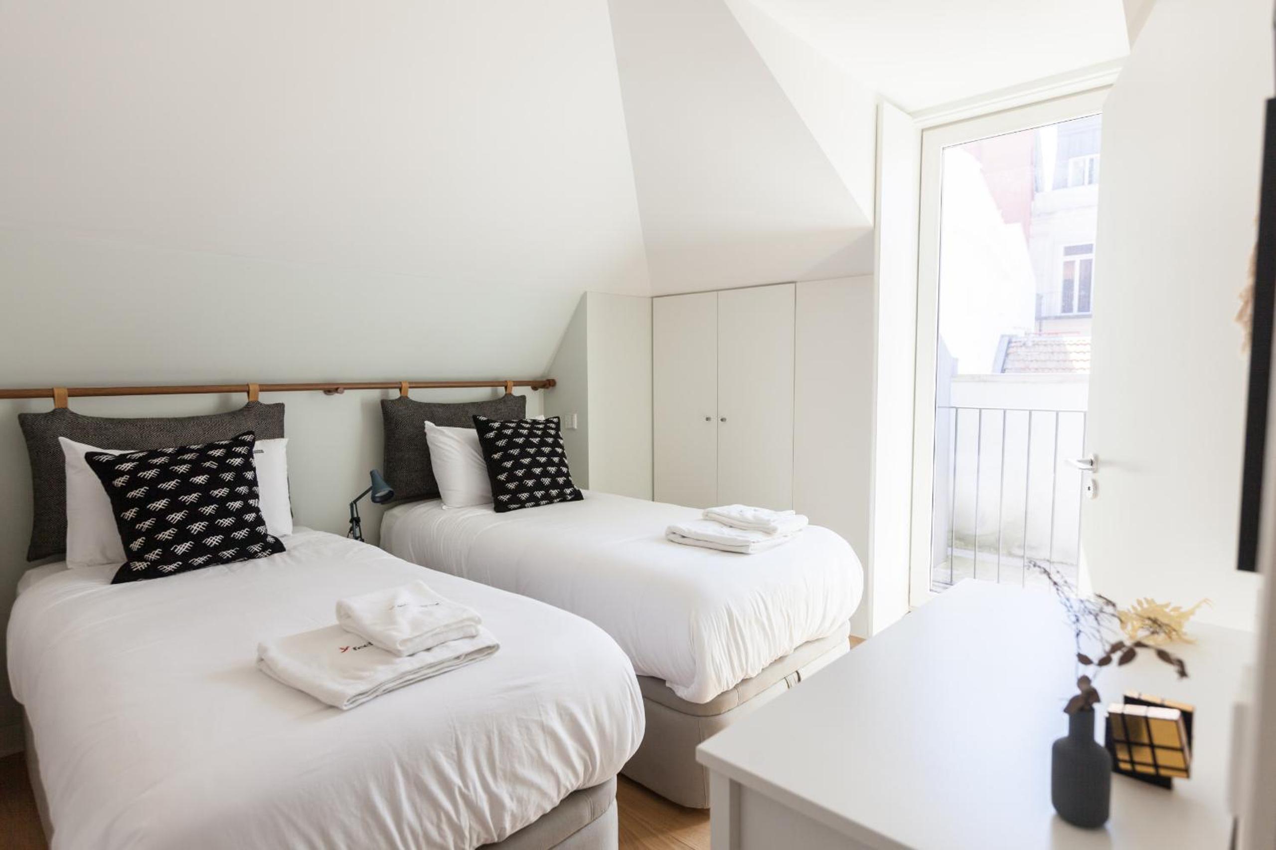 FLH Restauradores Deluxe Apartment with Terrace view 4