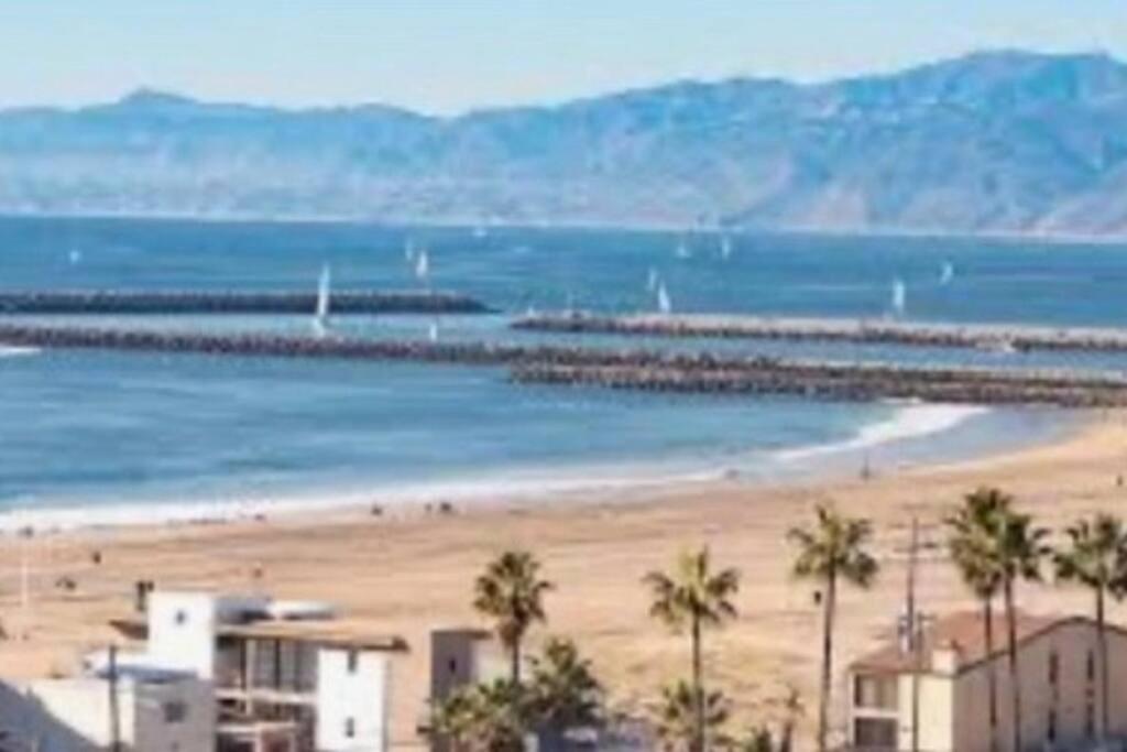 MDR 1bd/1ba escape, pool-view, spa, gym & parking! — Los Angeles photo 3