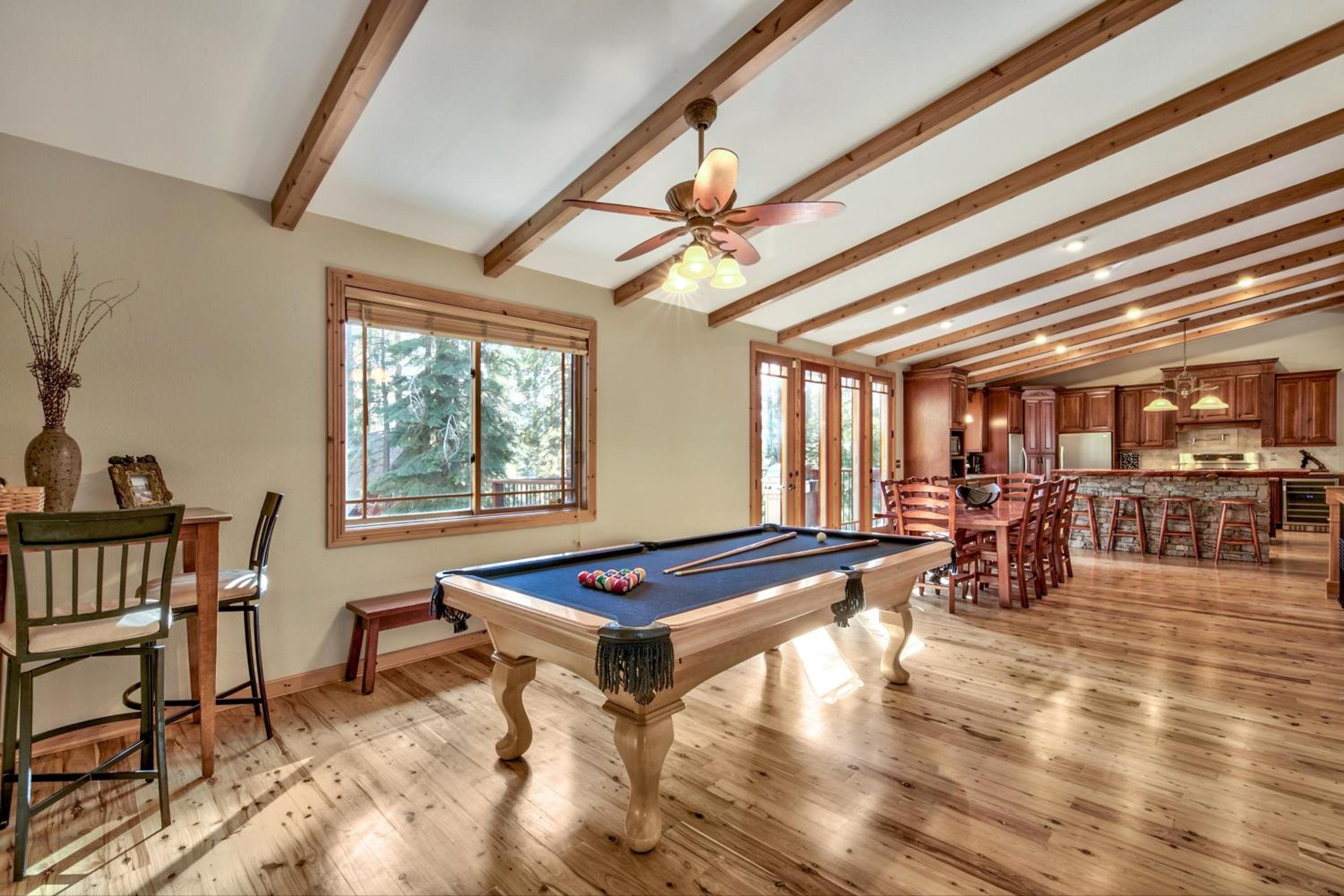 Blackfoot Luxury Retreat - Hot Tub Pool Table Pets Deck view 5