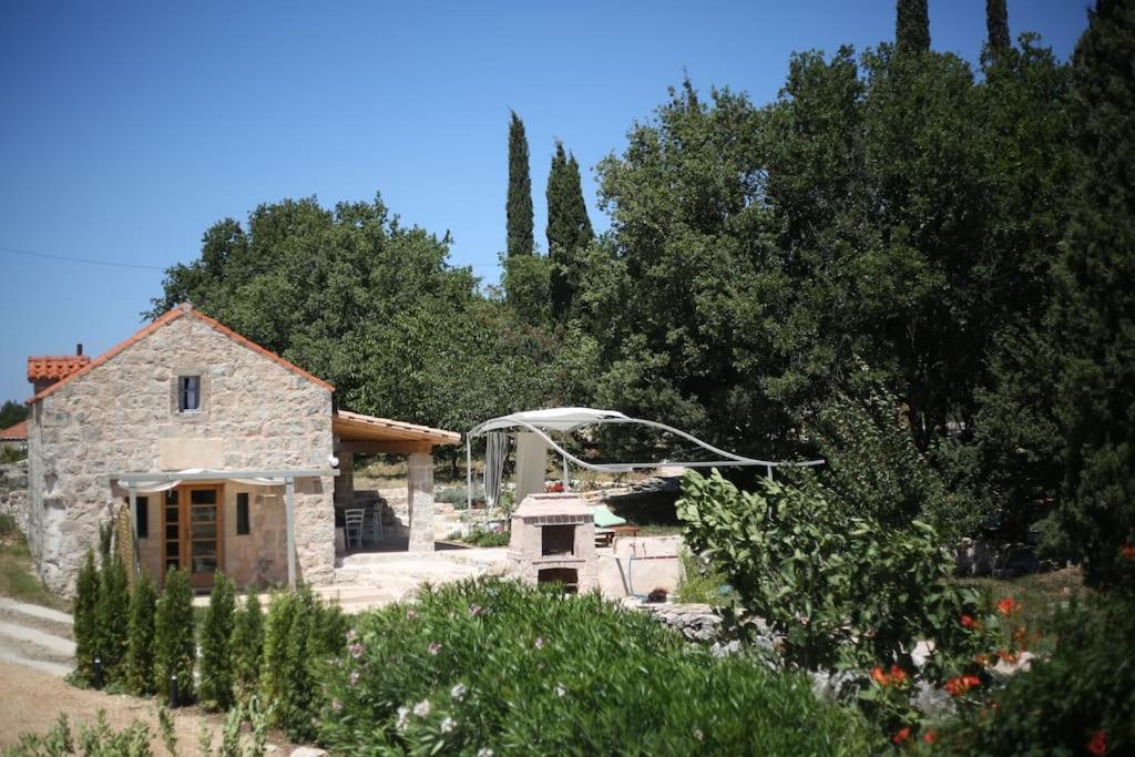 Stonehome Pojata