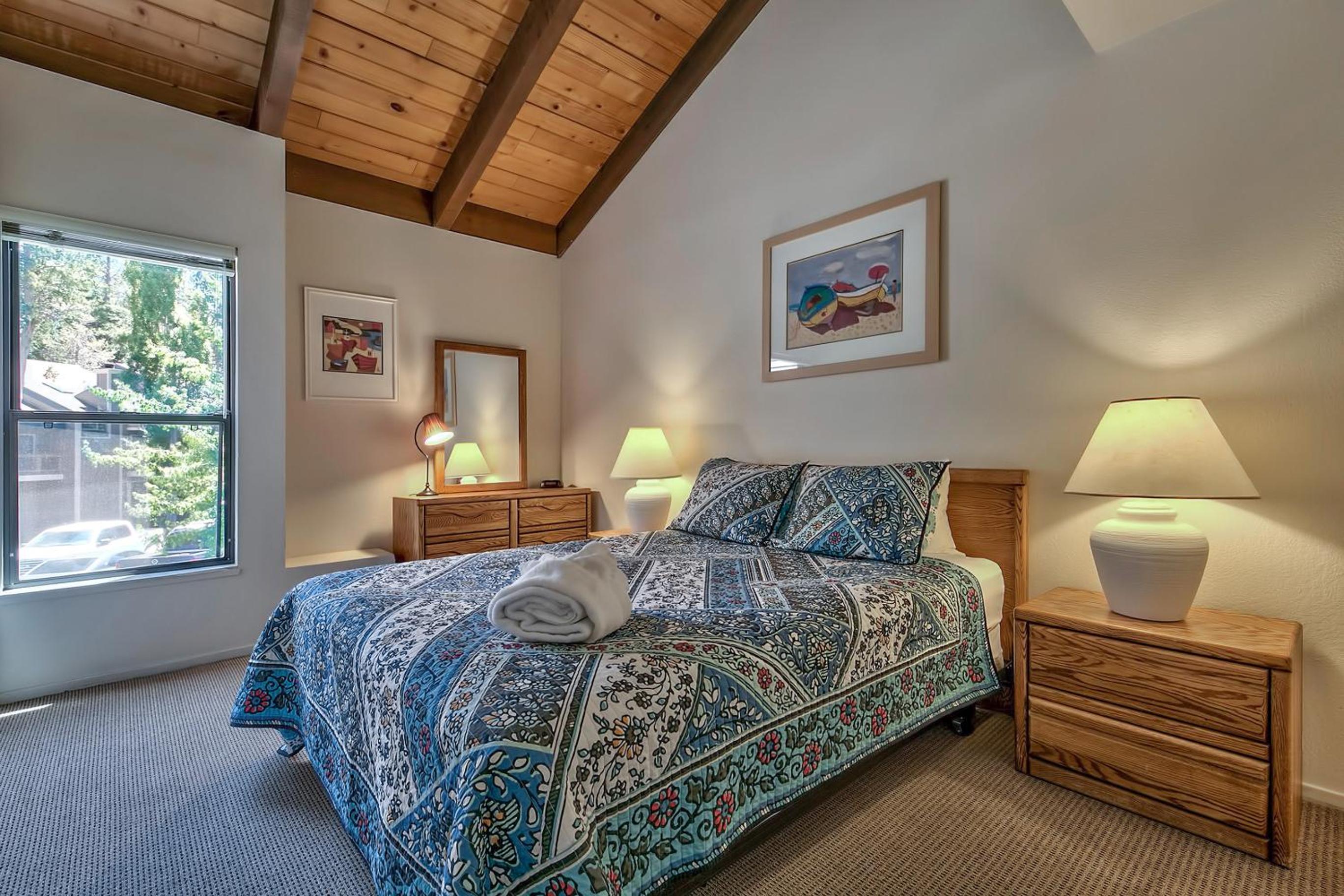 Lake Tahoe Vacations - Lakeland Village 603 Lakeview - See Ski Tahoe-Steps to Lake - Property Image 12