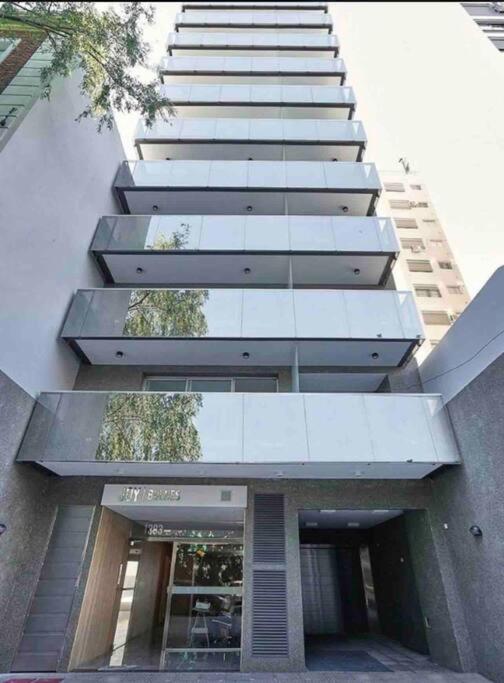 Moderno Estudio con Balcón y Parrilla en Palermo