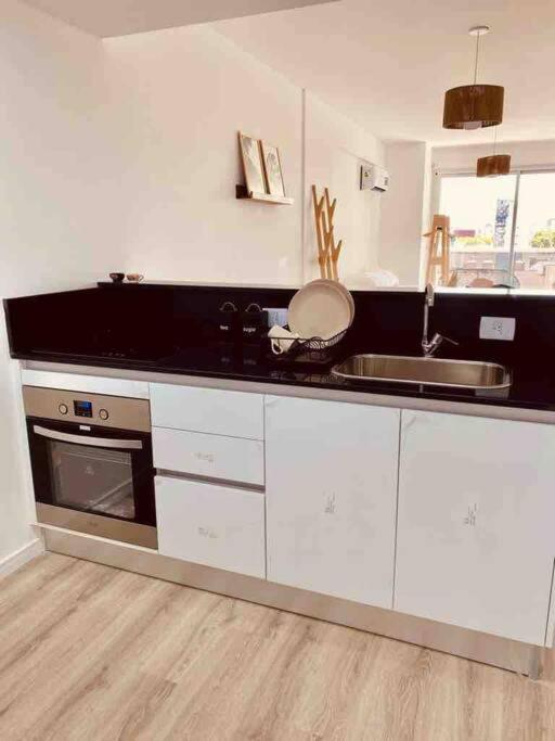 Moderno Estudio con Balcón y Parrilla en Palermo