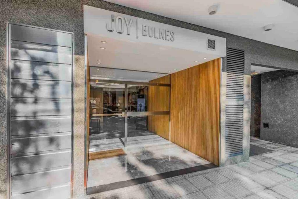Moderno Estudio con Balcón y Parrilla en Palermo