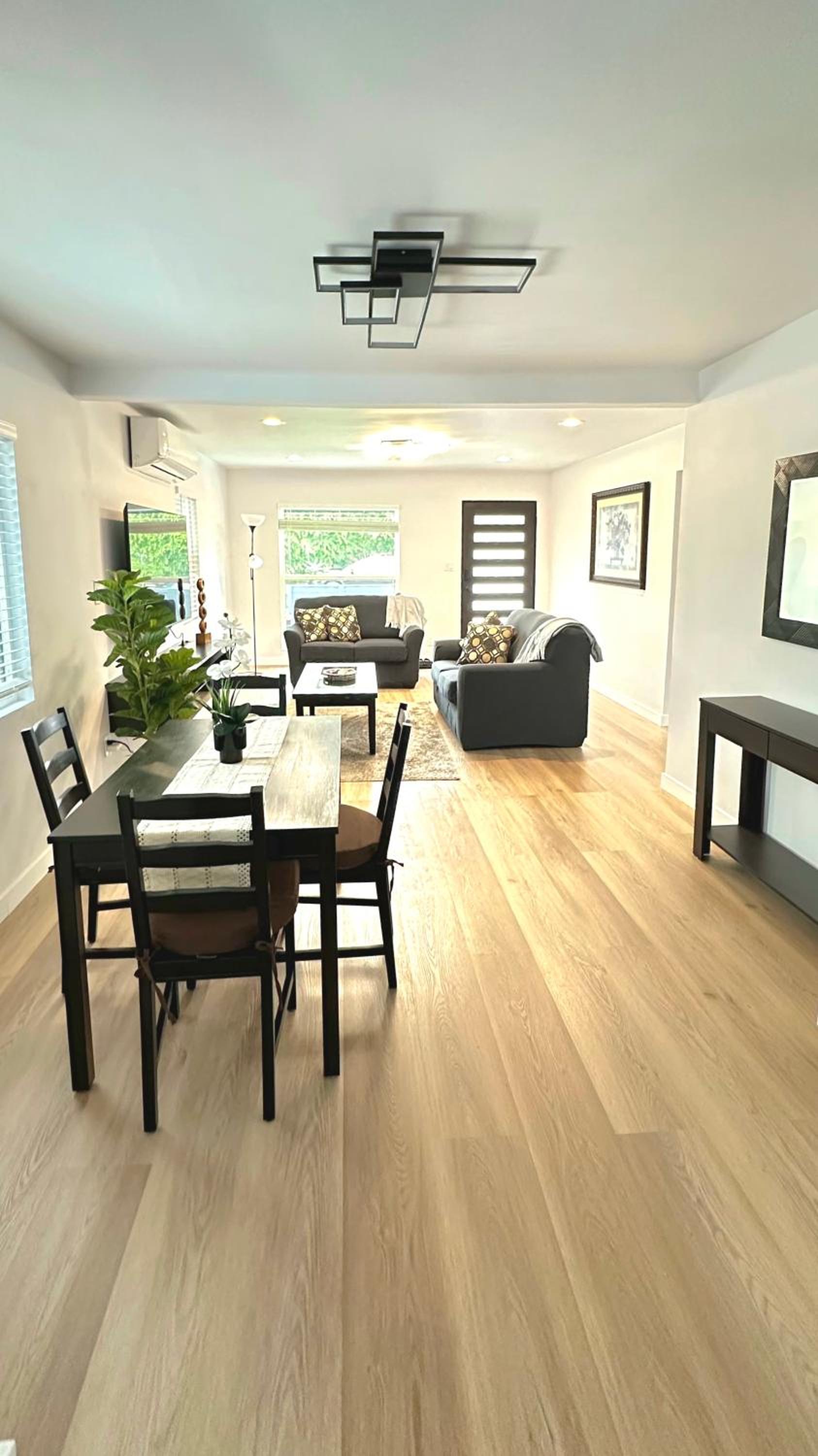 Modern 2BR Stylish & Cozy Unit