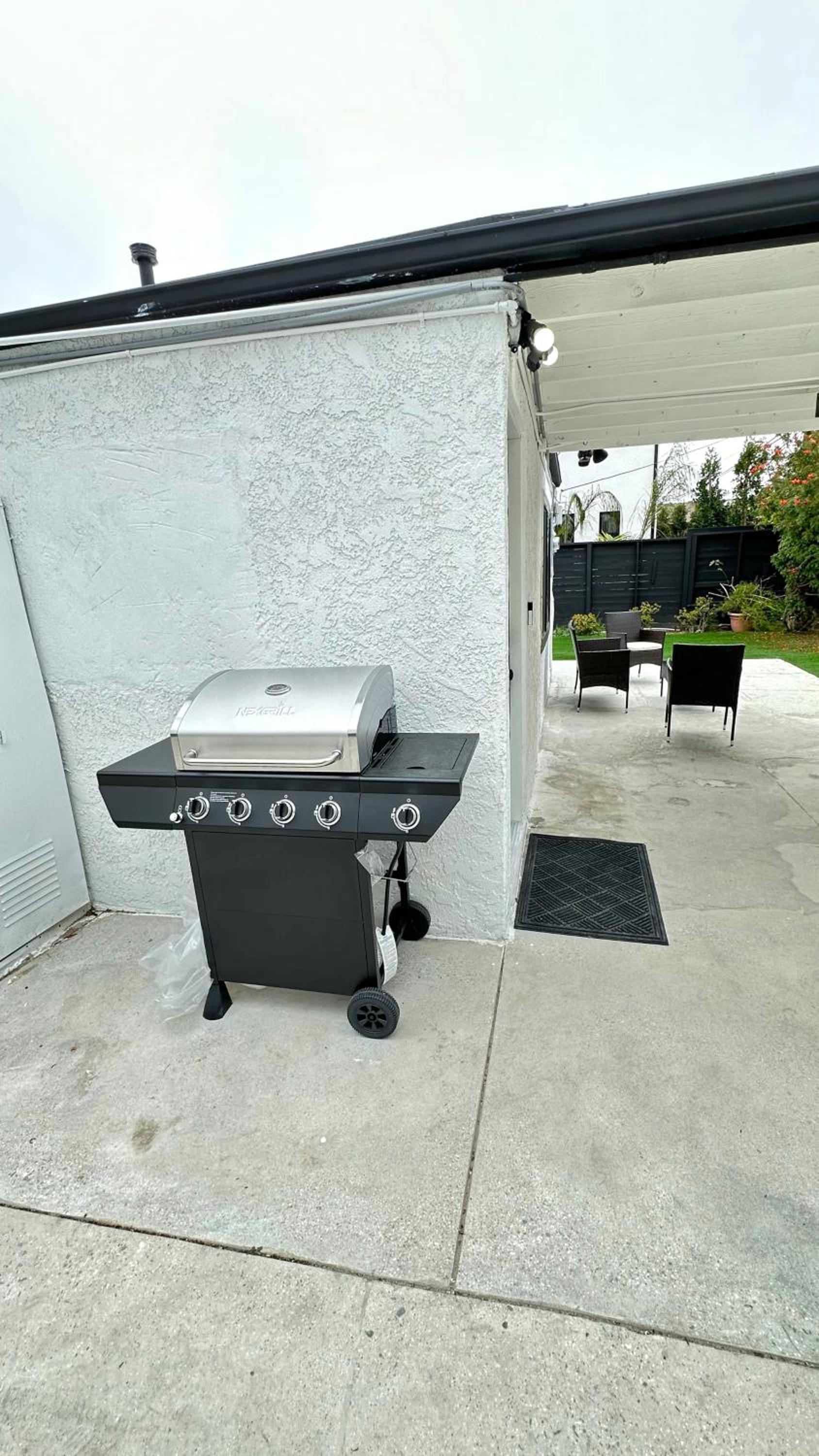 Modern 2BR Stylish & Cozy Unit