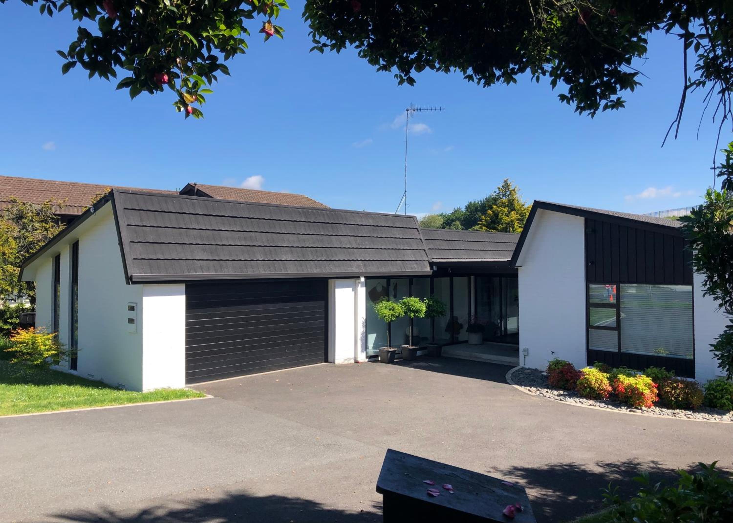 Hotel Fashion,Bright and Spacious,Superior location - Image 1