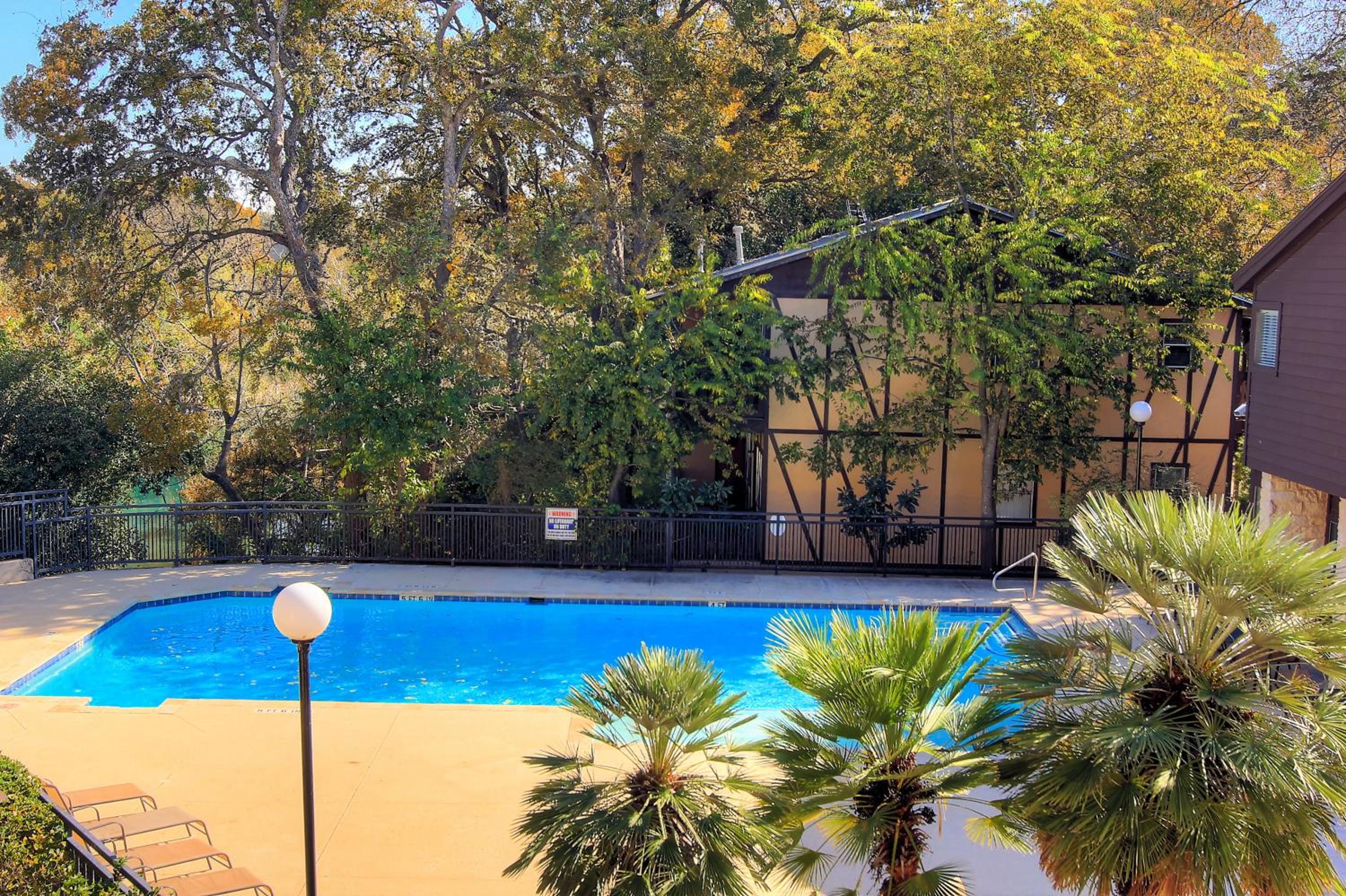 CW B206 Rivers Edge view 4