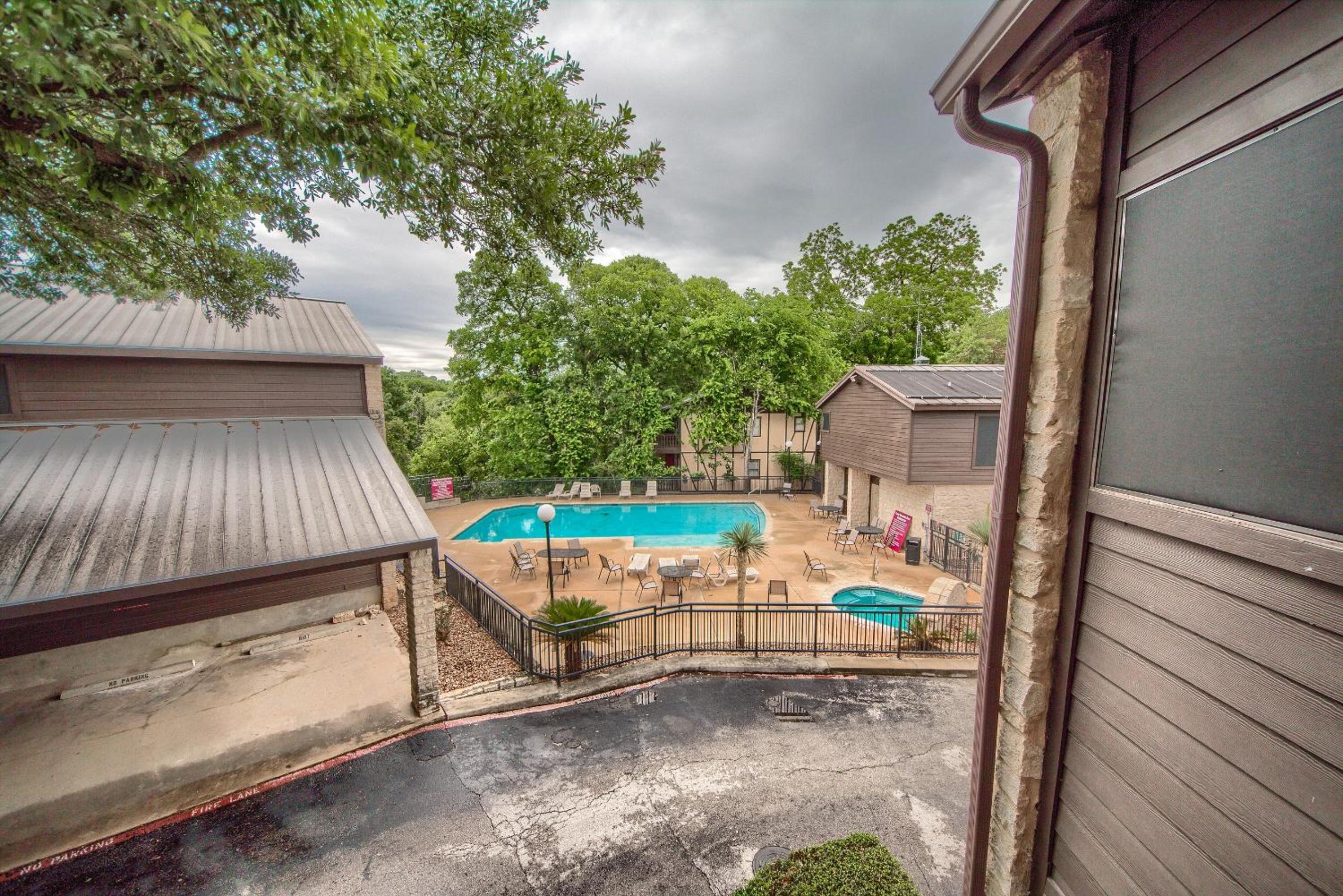 CW B206 Rivers Edge view 5