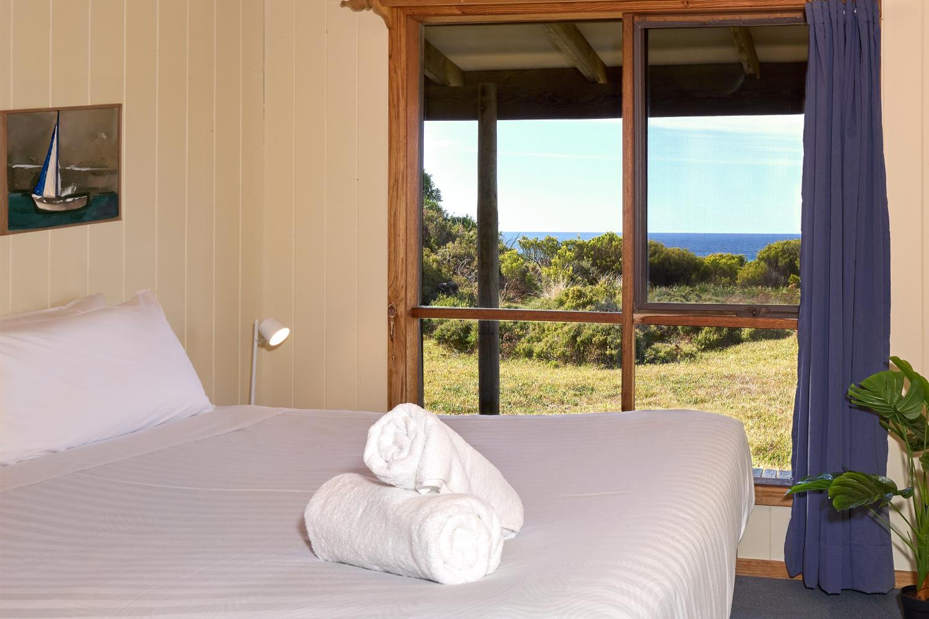 Rustic by the sea ~ a timeless holiday retreat!