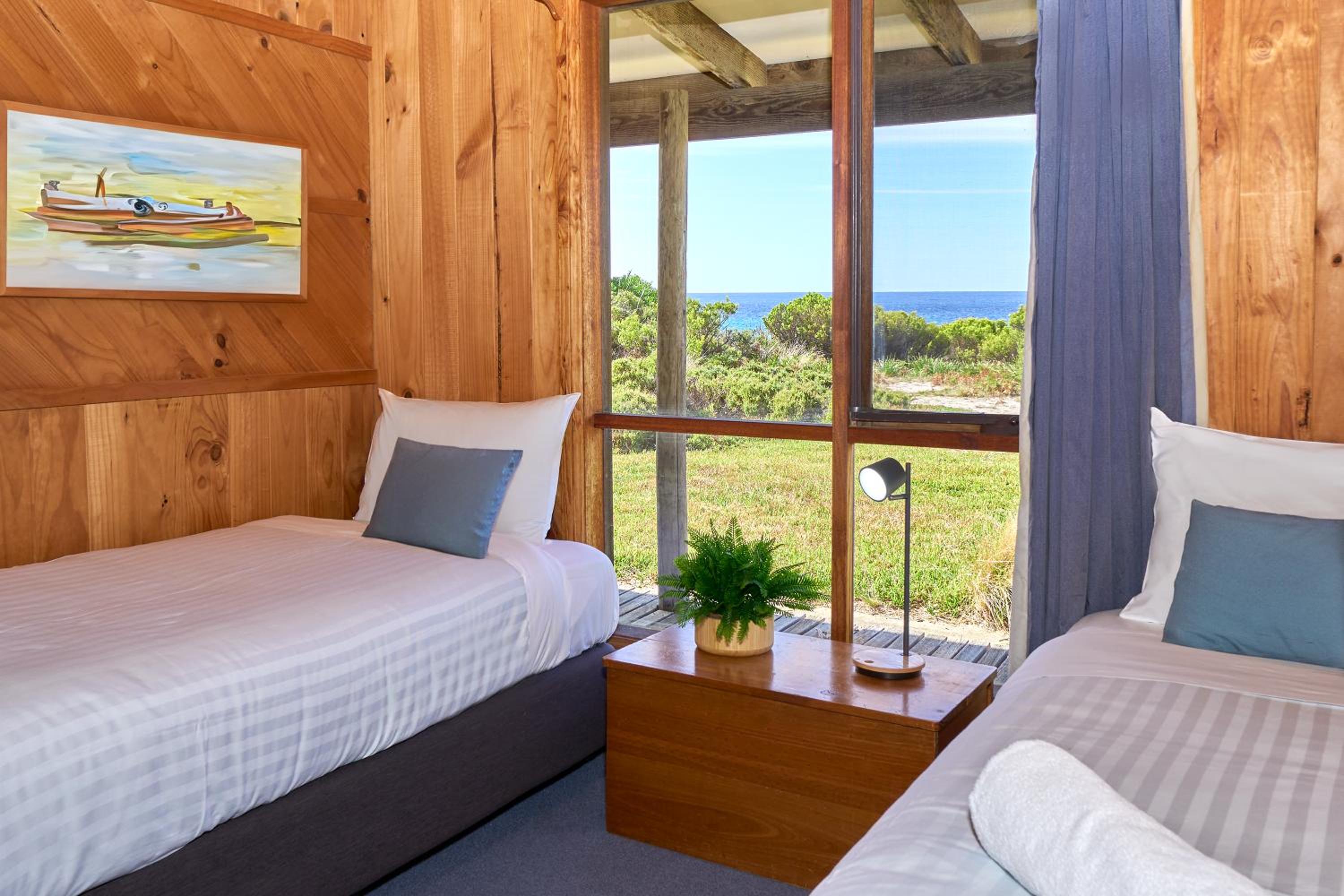 Rustic by the sea ~ a timeless holiday retreat!