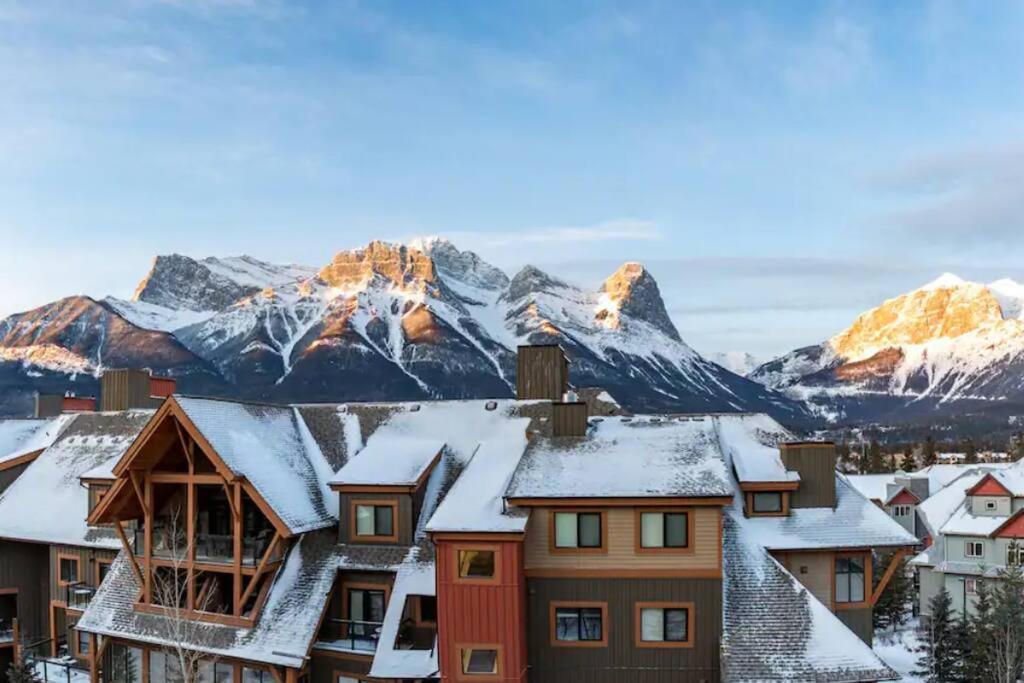 Magnificent Mountain Penthouse - Pool & Hot Tub