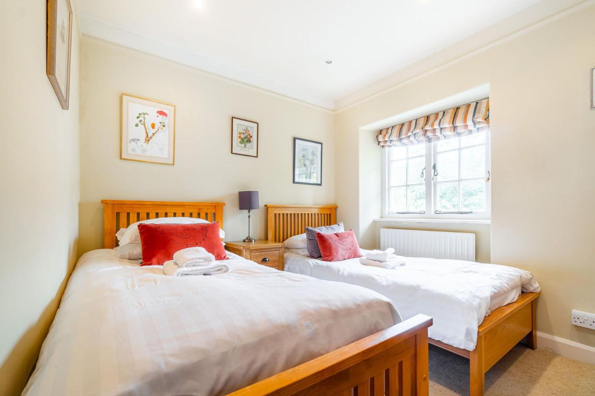 3 Bed in Ambleside oc-lr042 view 2