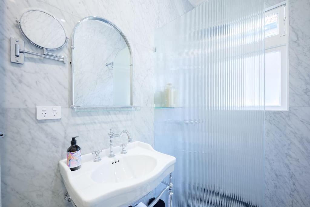 Cosy Federation Apartment Kirribilli 4 Bedroom