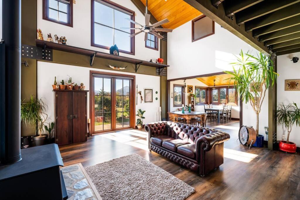 Wanaka Vacations - Pinerock by Sothebys Luxury Rental Homes - Property Image 2
