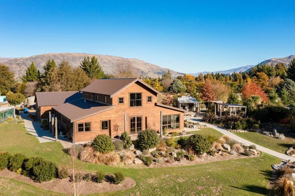 Wanaka Vacations - Pinerock by Sothebys Luxury Rental Homes - Property Image 4
