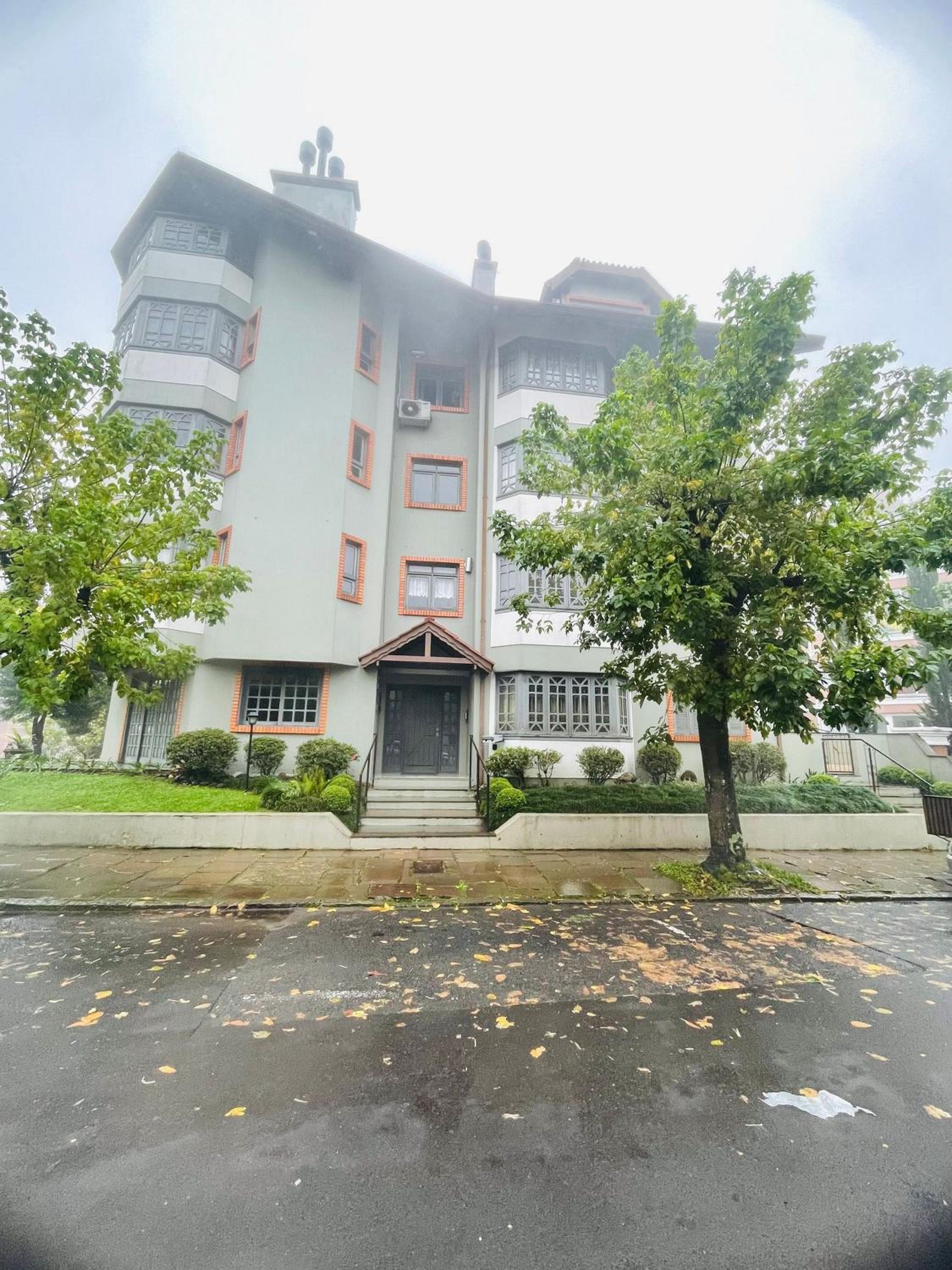 Duplex 3 Dormitórios no Centro de Gramado