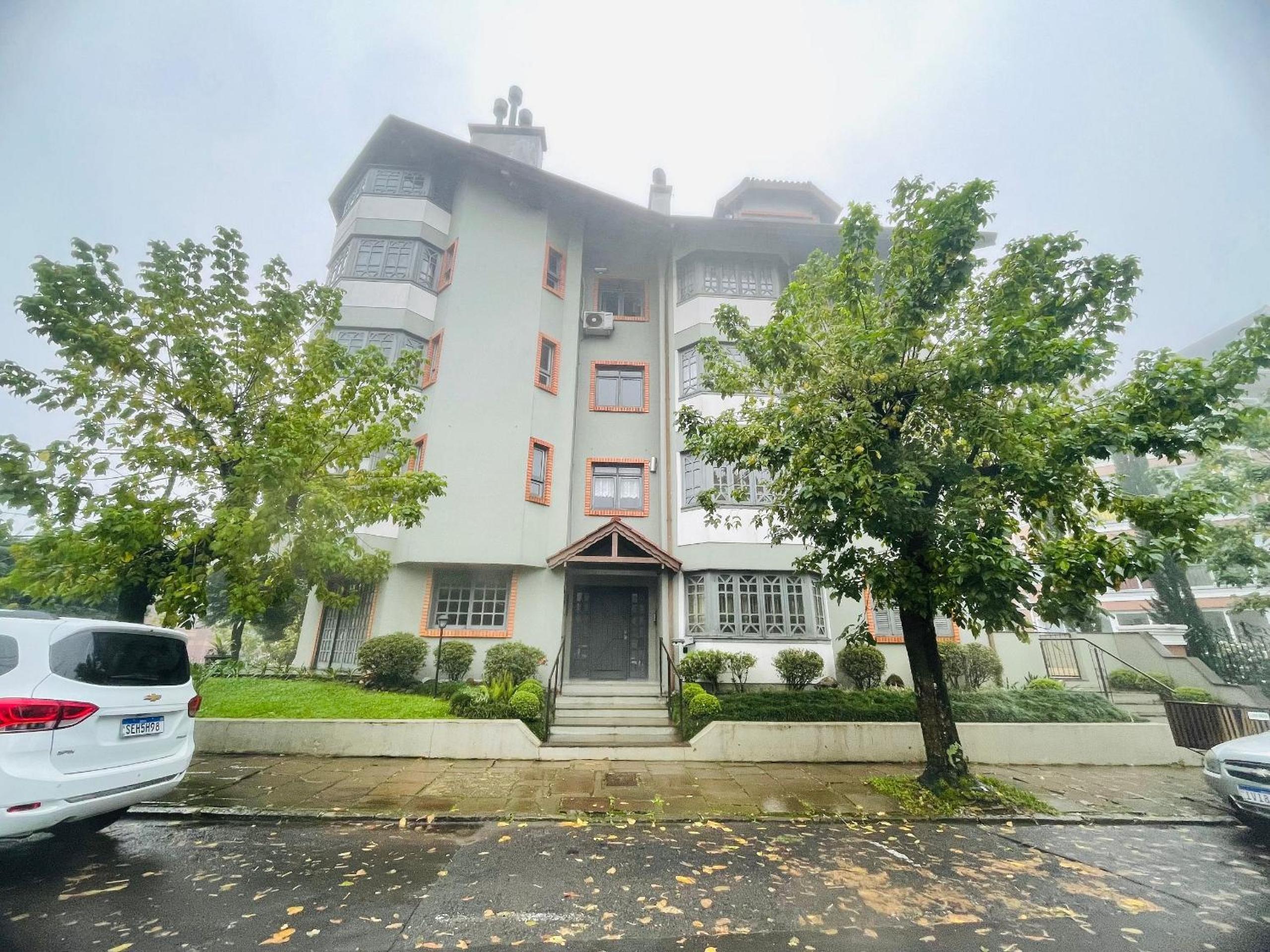 Duplex 3 Dormitórios no Centro de Gramado