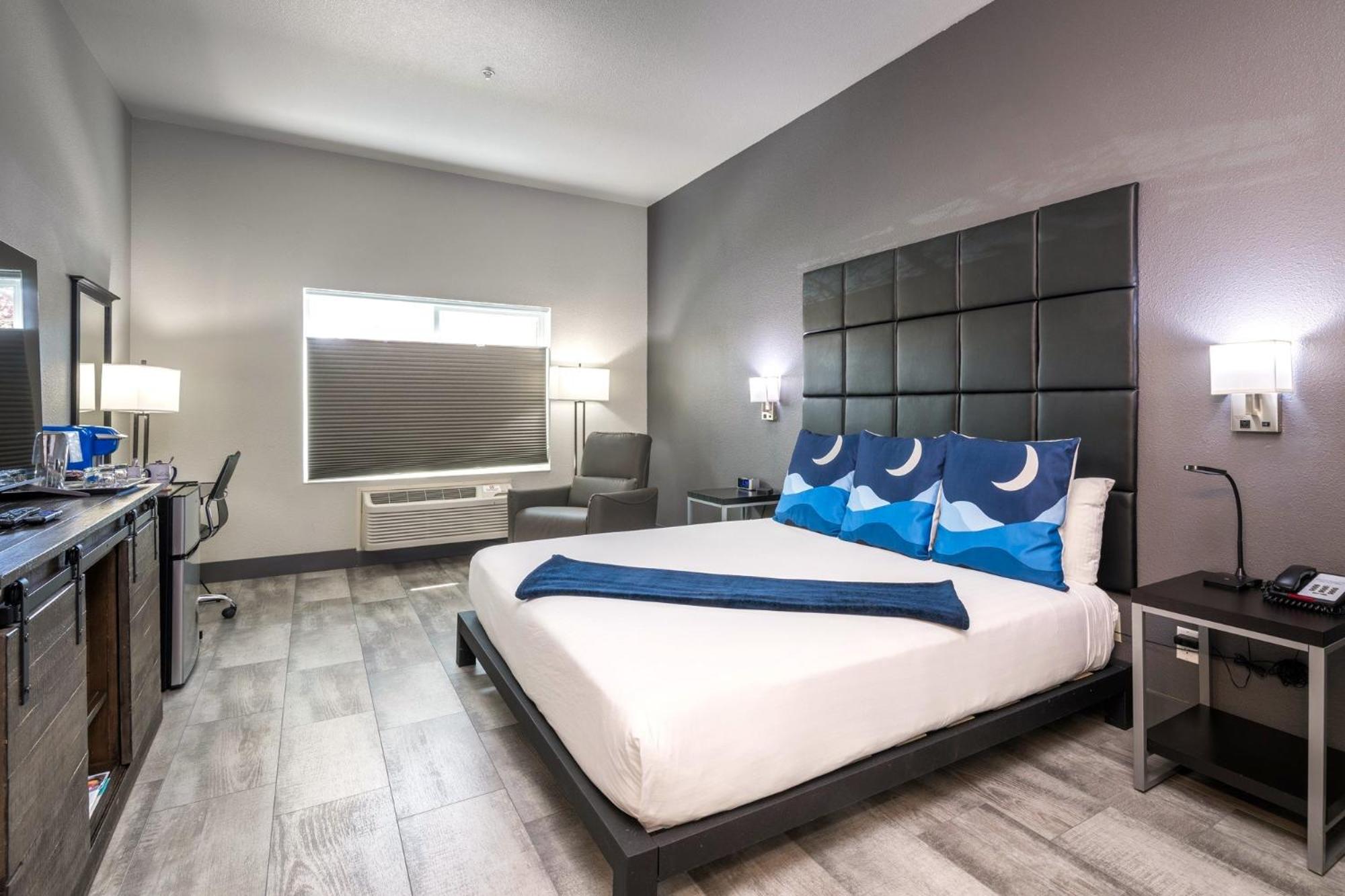 Wood River Inn  Suite - Property Image 30