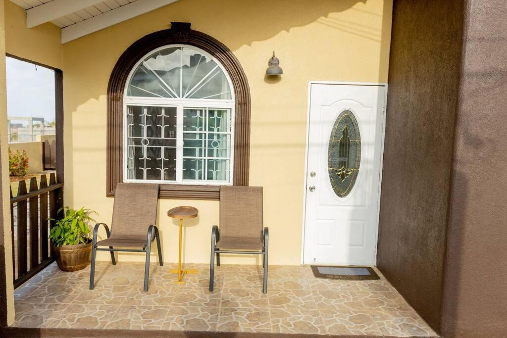 Charming Deluxe 2 bedroom home