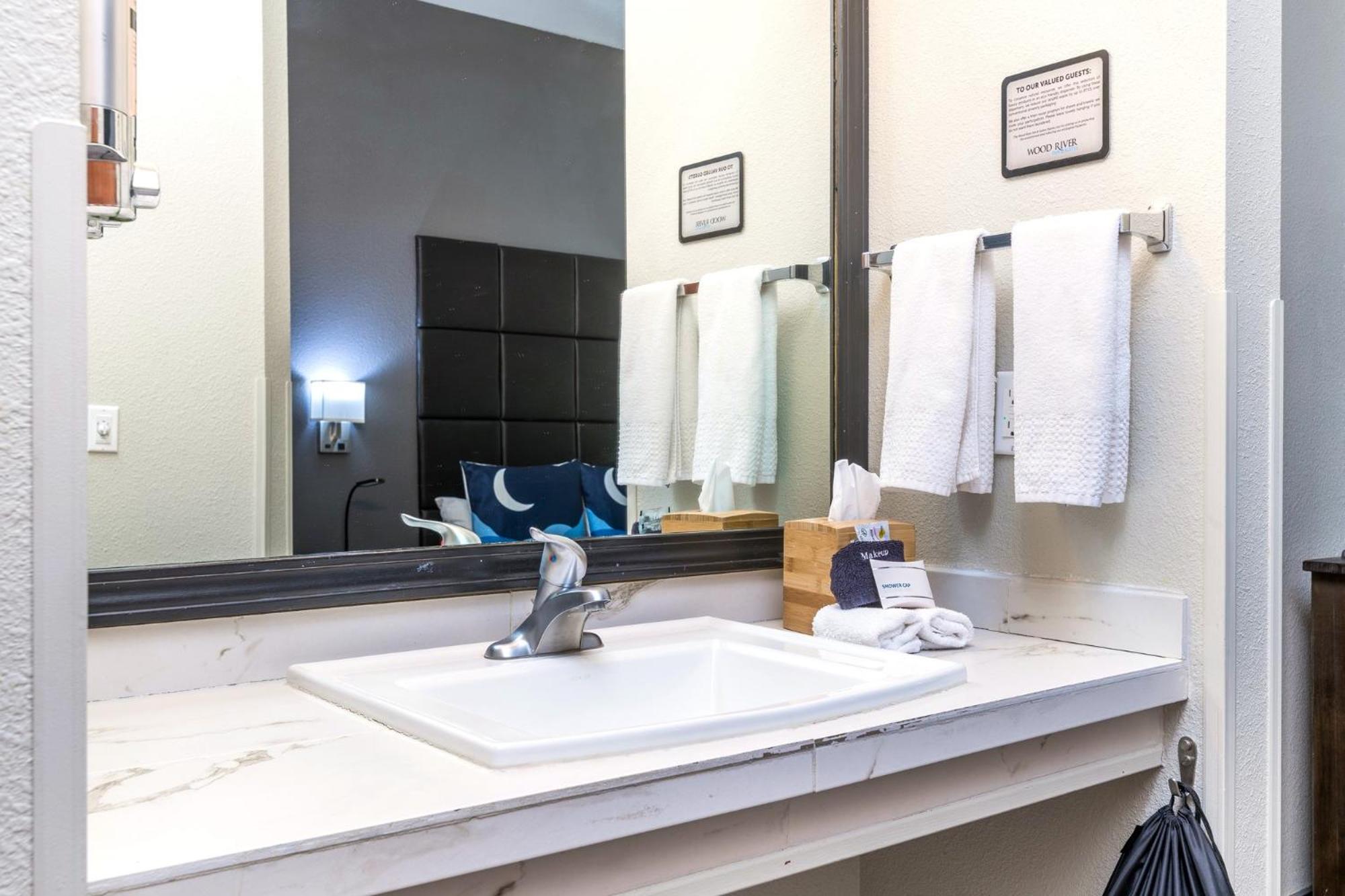 Wood River Inn  Suite - Property Image 28