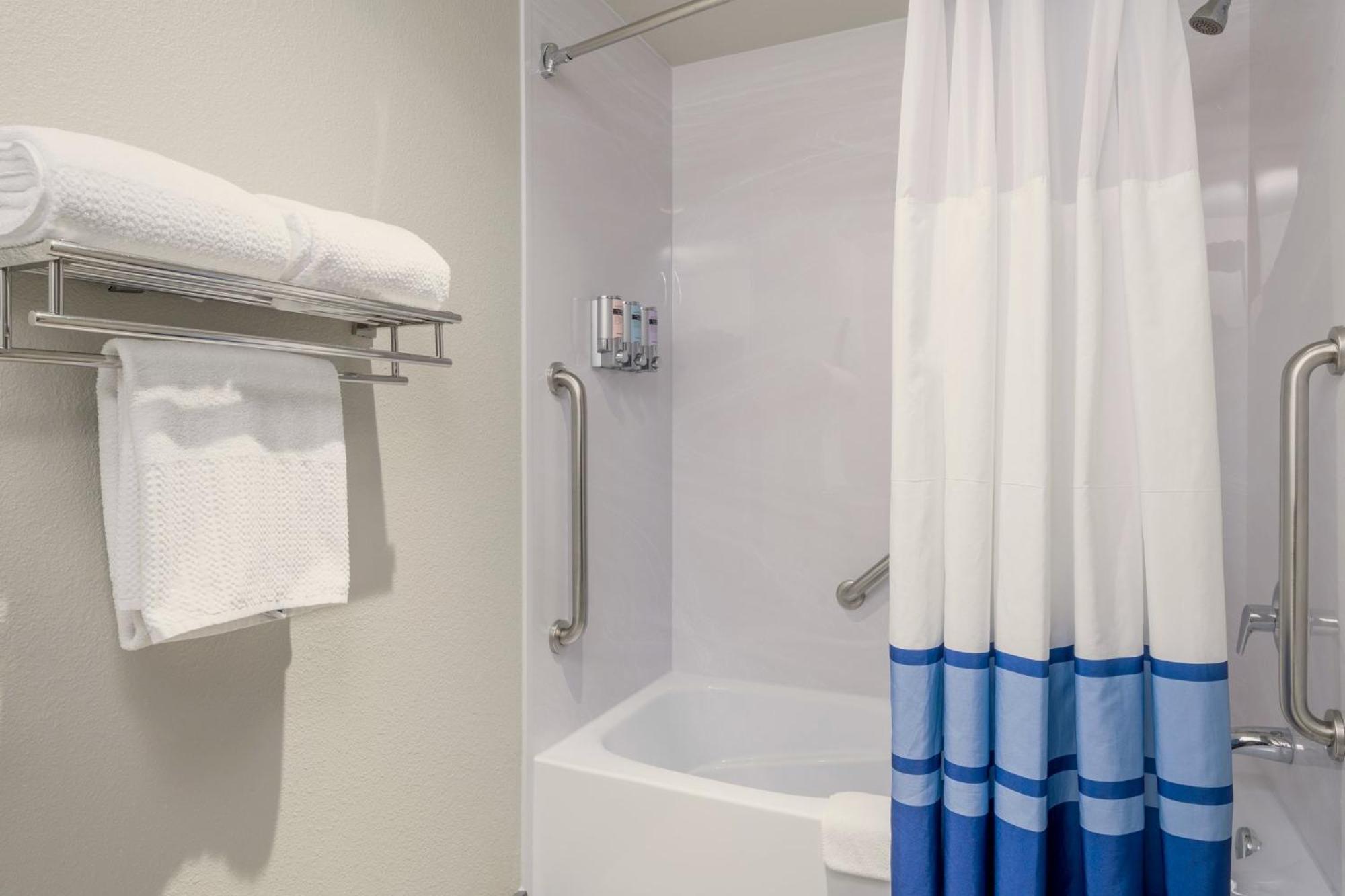 Wood River Inn  Suite - Property Image 25