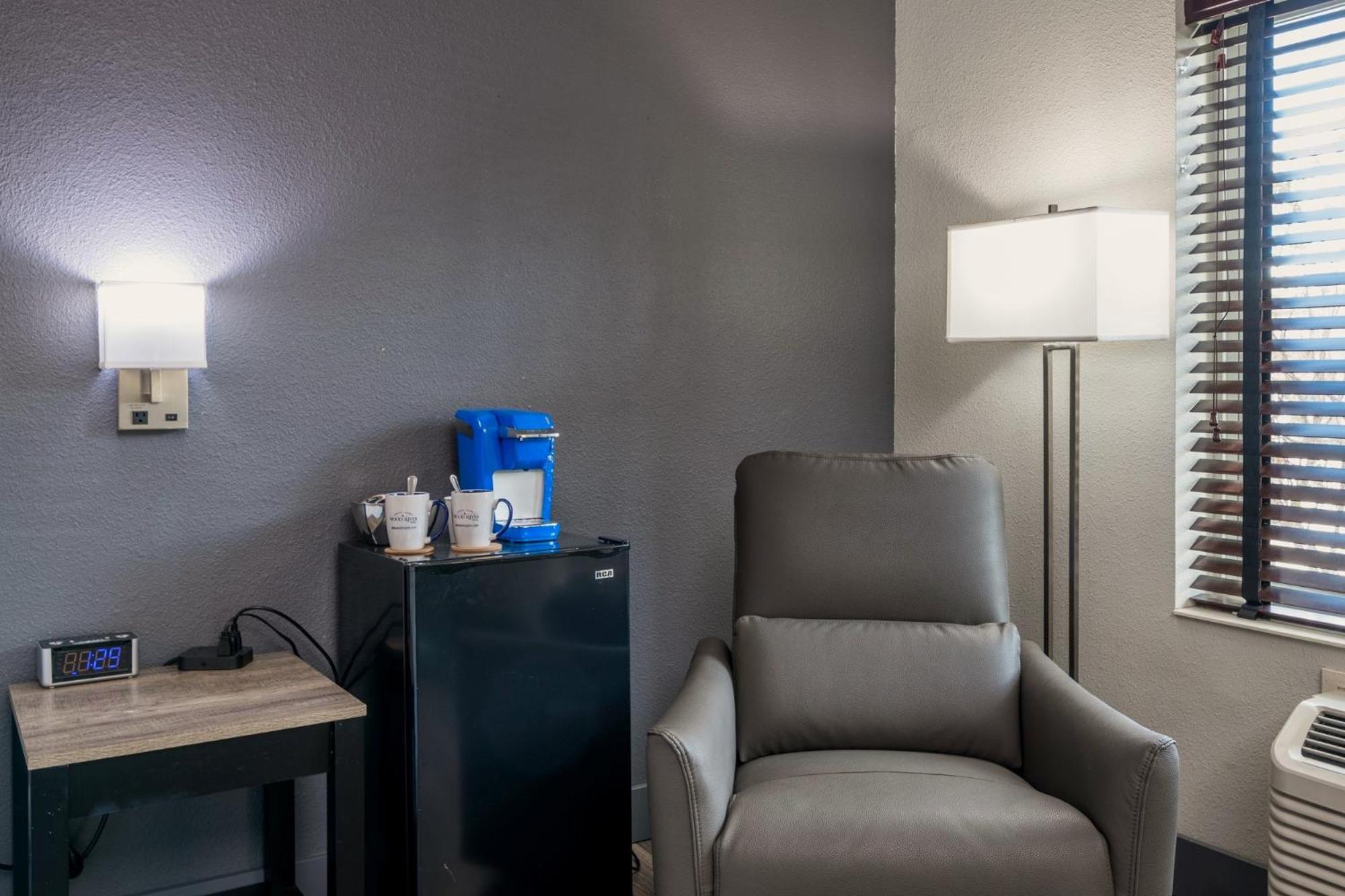 Wood River Inn  Suite - Property Image 24