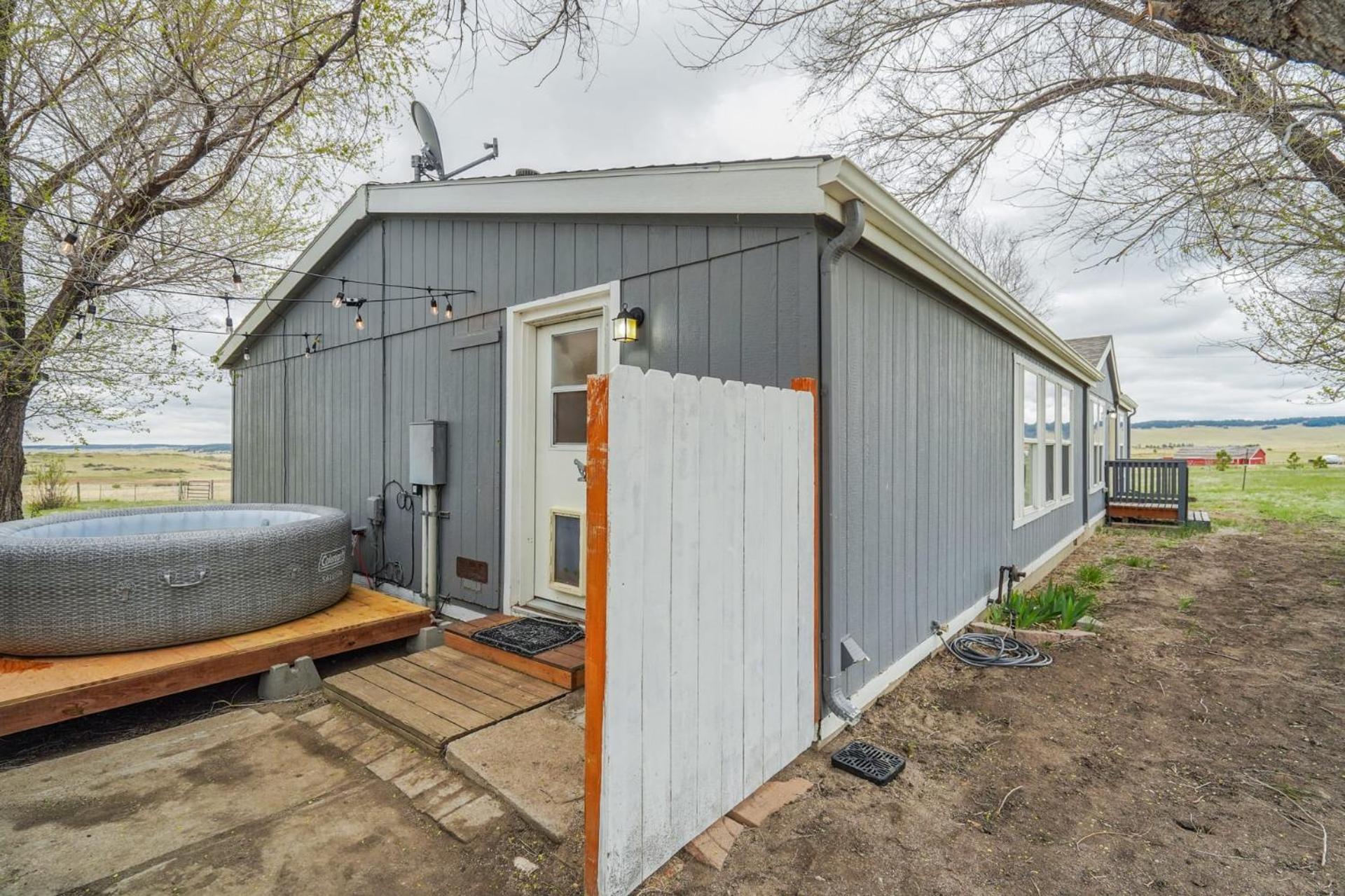 Hawkeye Outdoor Adventures Game Room Hot tub view 3