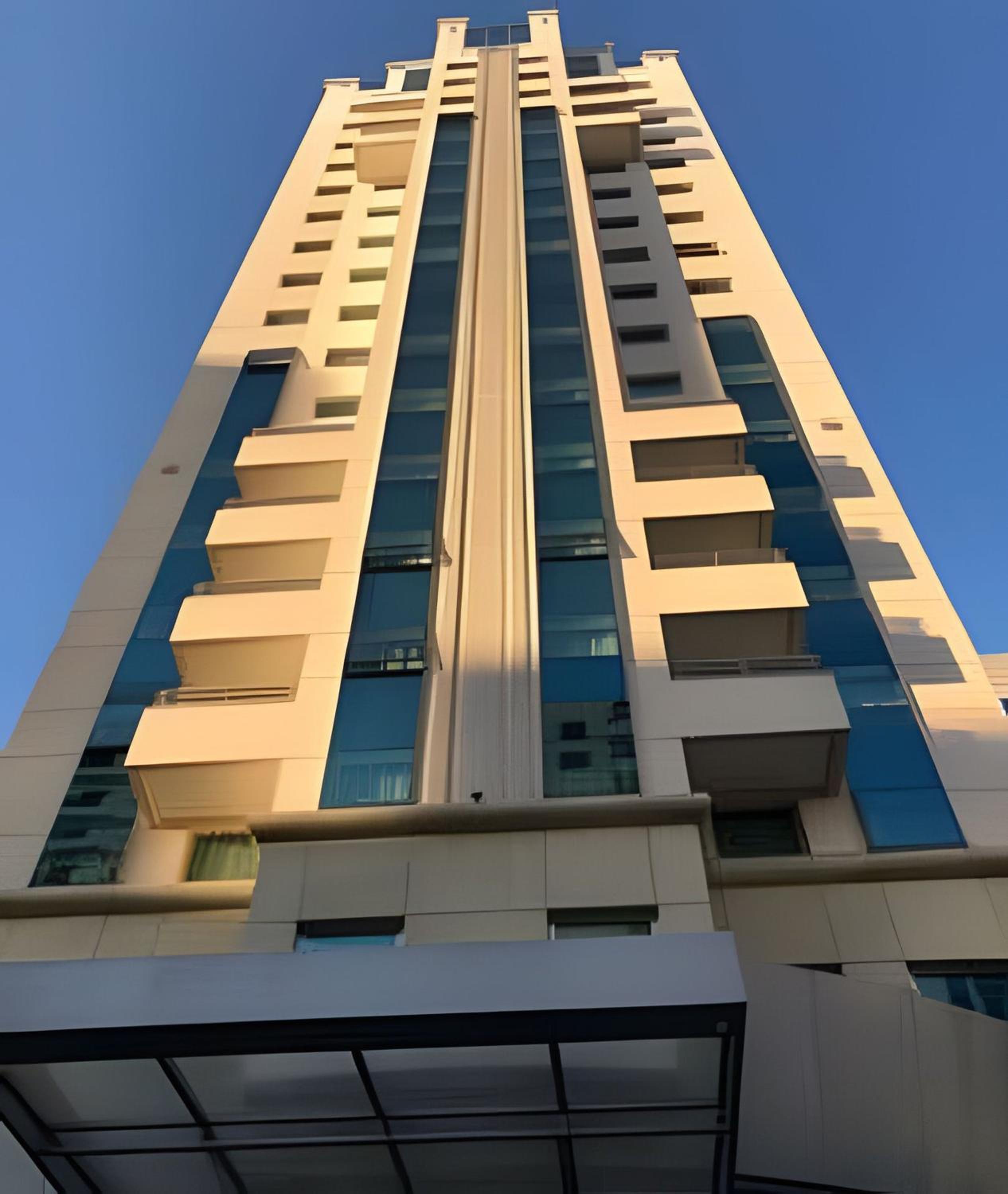 Flat localizado na Rua Oscar Freire