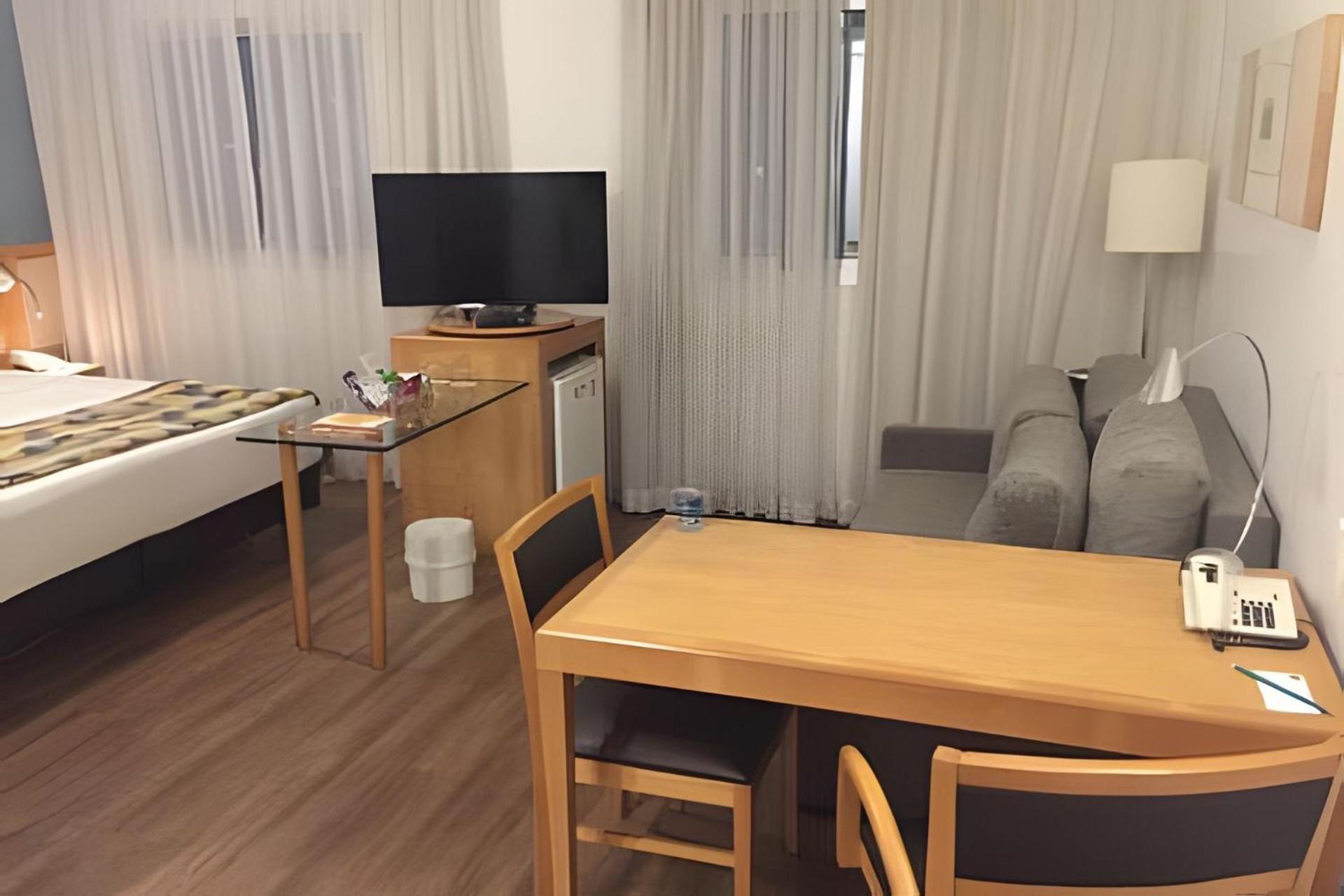 Flat localizado na Rua Oscar Freire