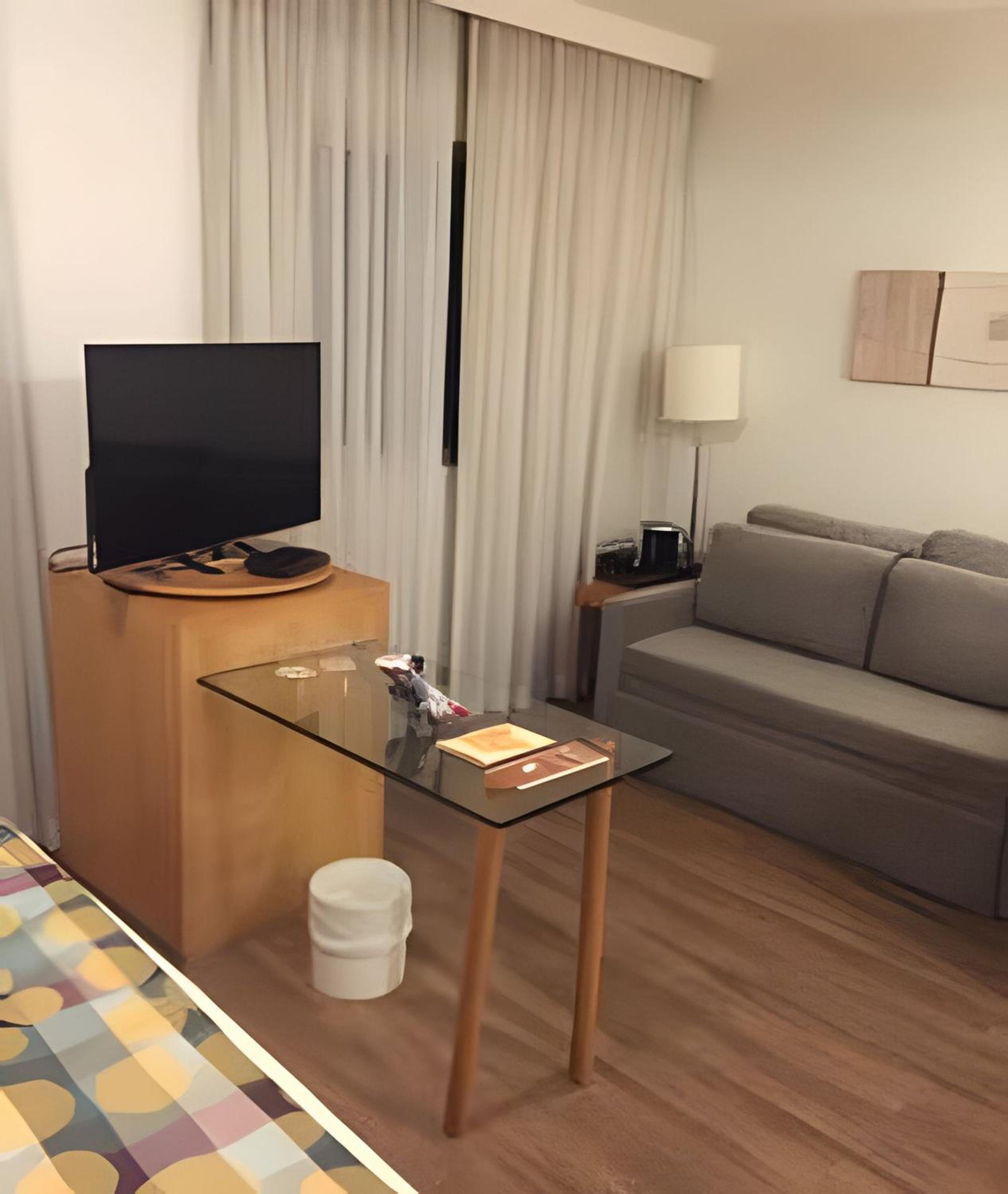 Flat localizado na Rua Oscar Freire