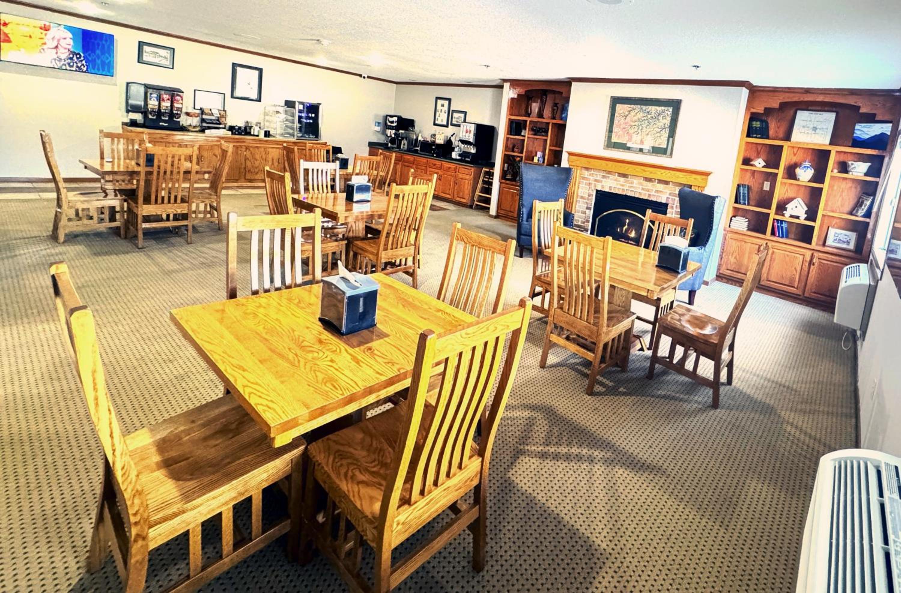 Country Trails Inn &Suites