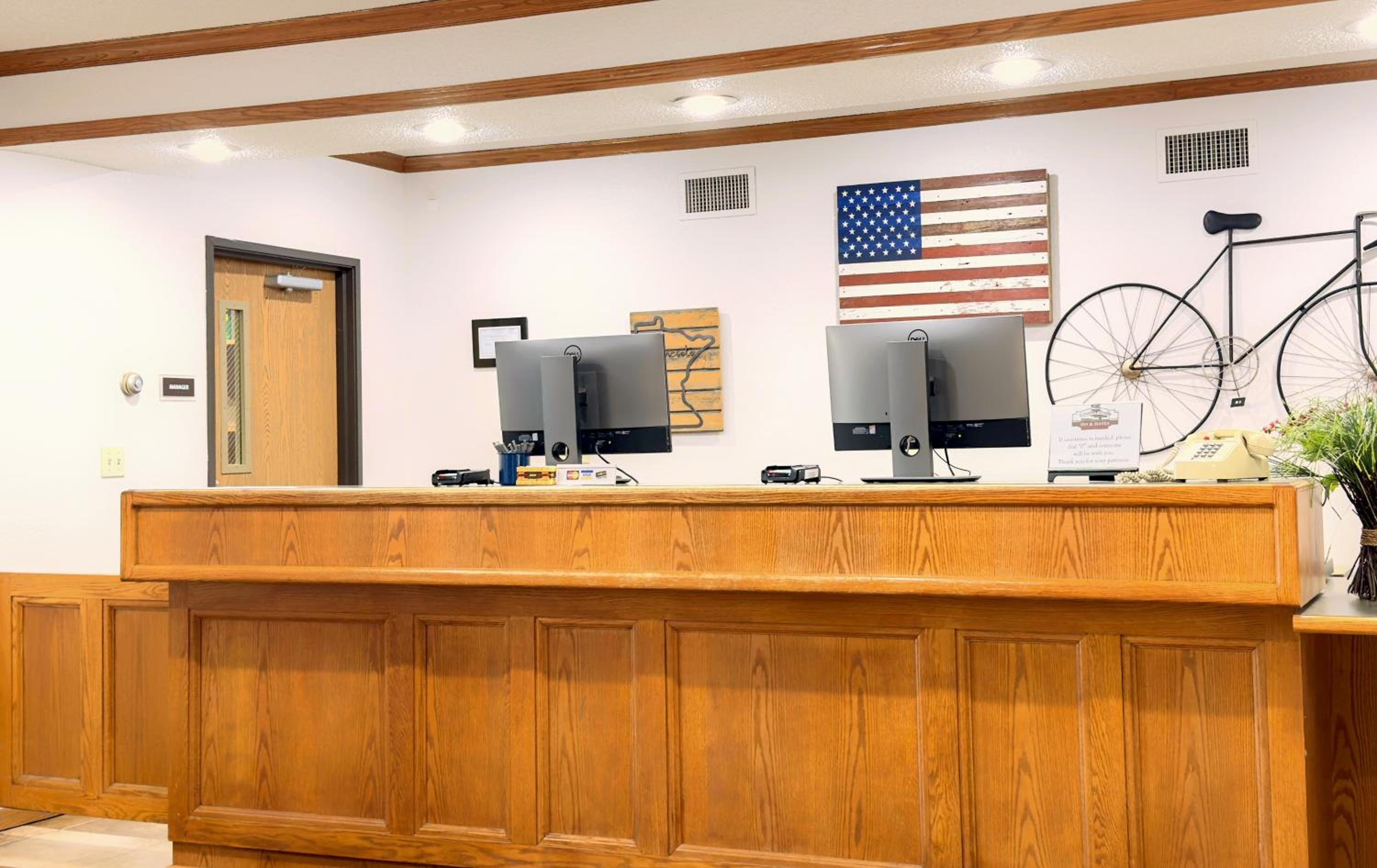 Country Trails Inn &Suites