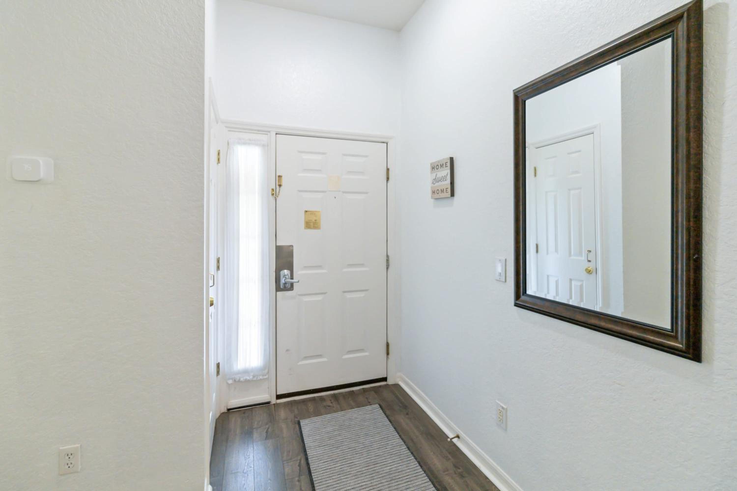 Updated 2BR modern ground floor condo in Bahama Bay view 4