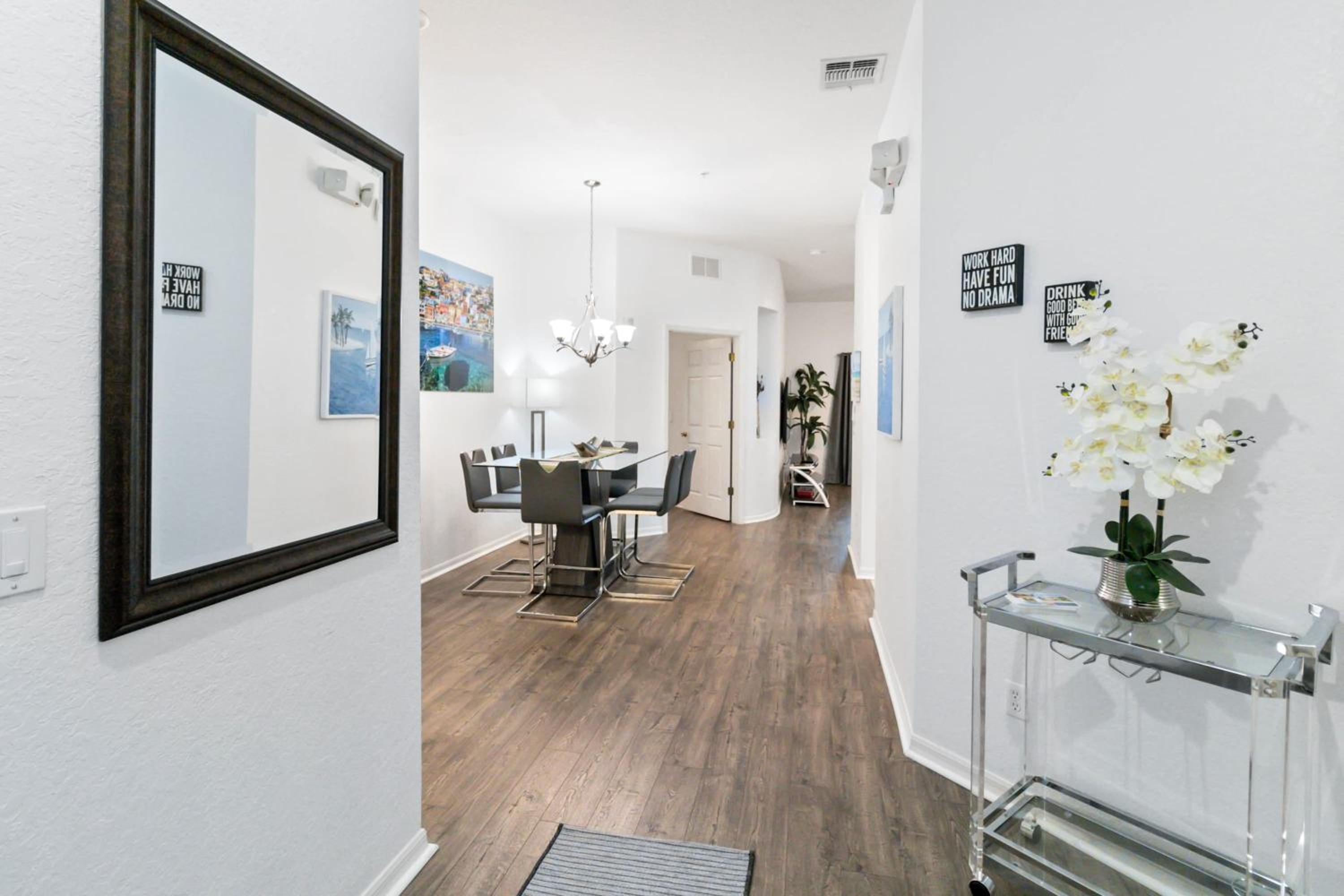 Updated 2BR modern ground floor condo in Bahama Bay view 5
