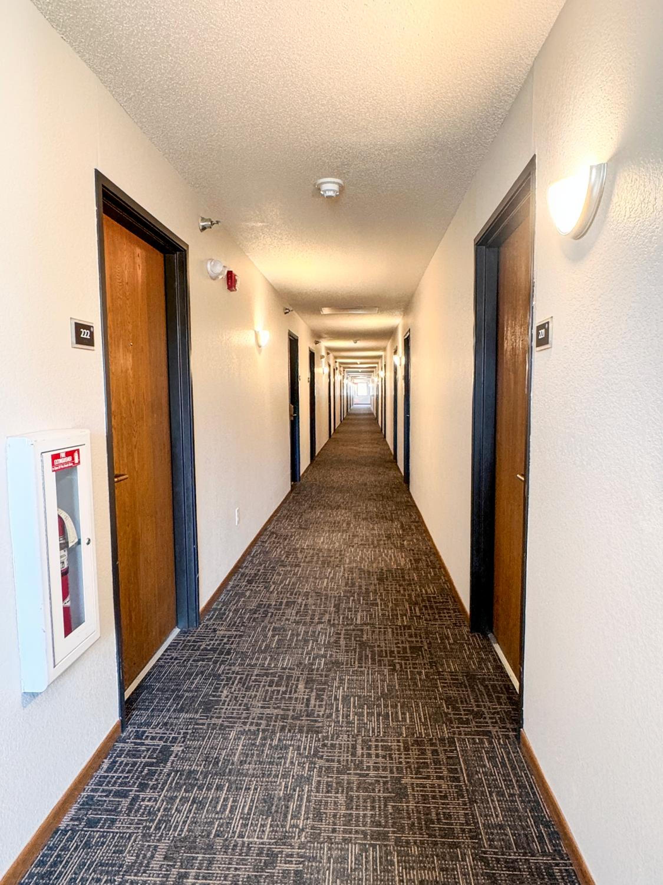 Country Trails Inn &Suites