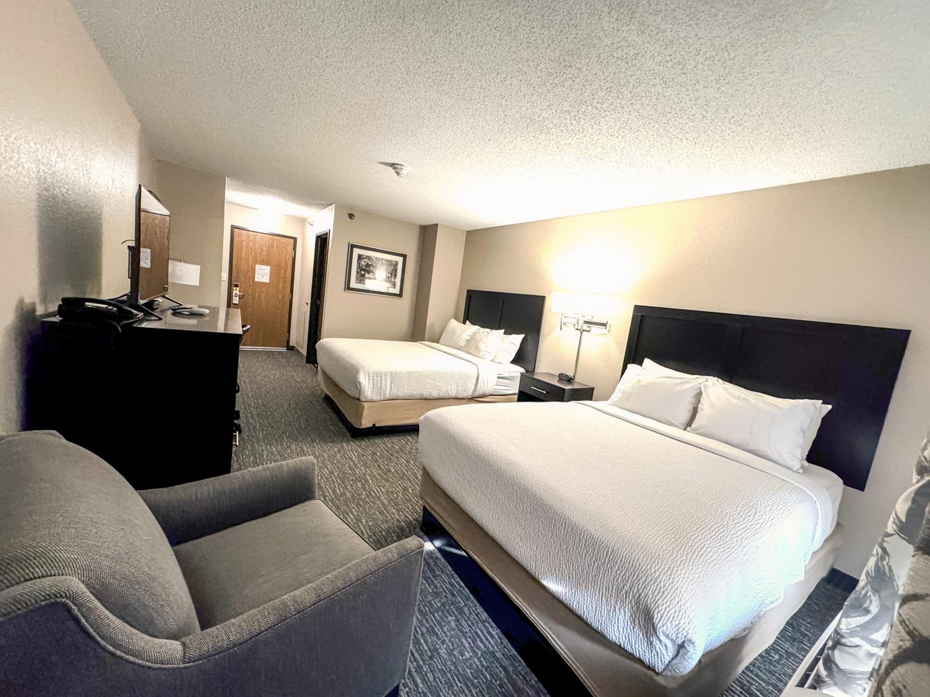 Country Trails Inn &Suites