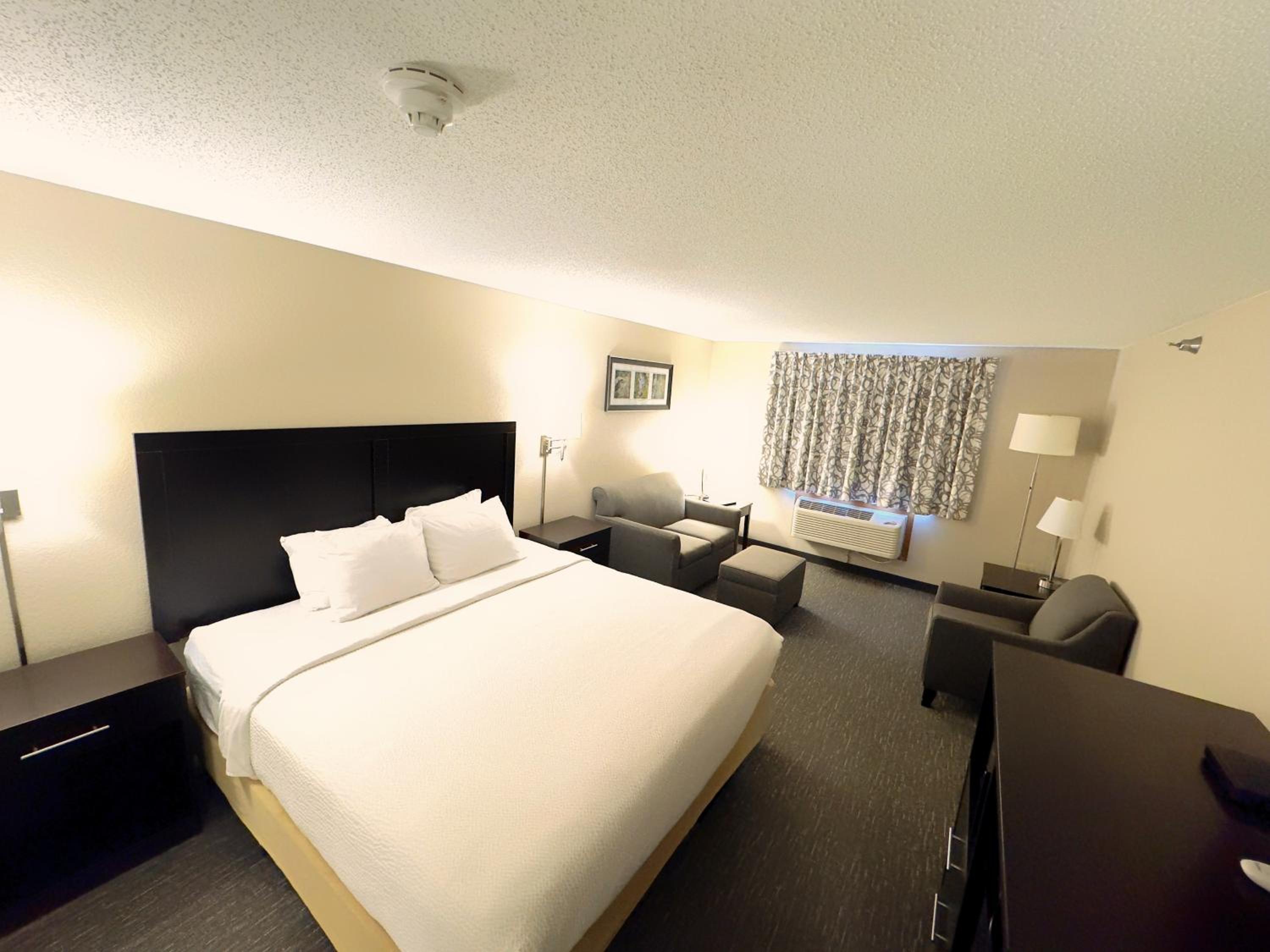 Country Trails Inn &Suites