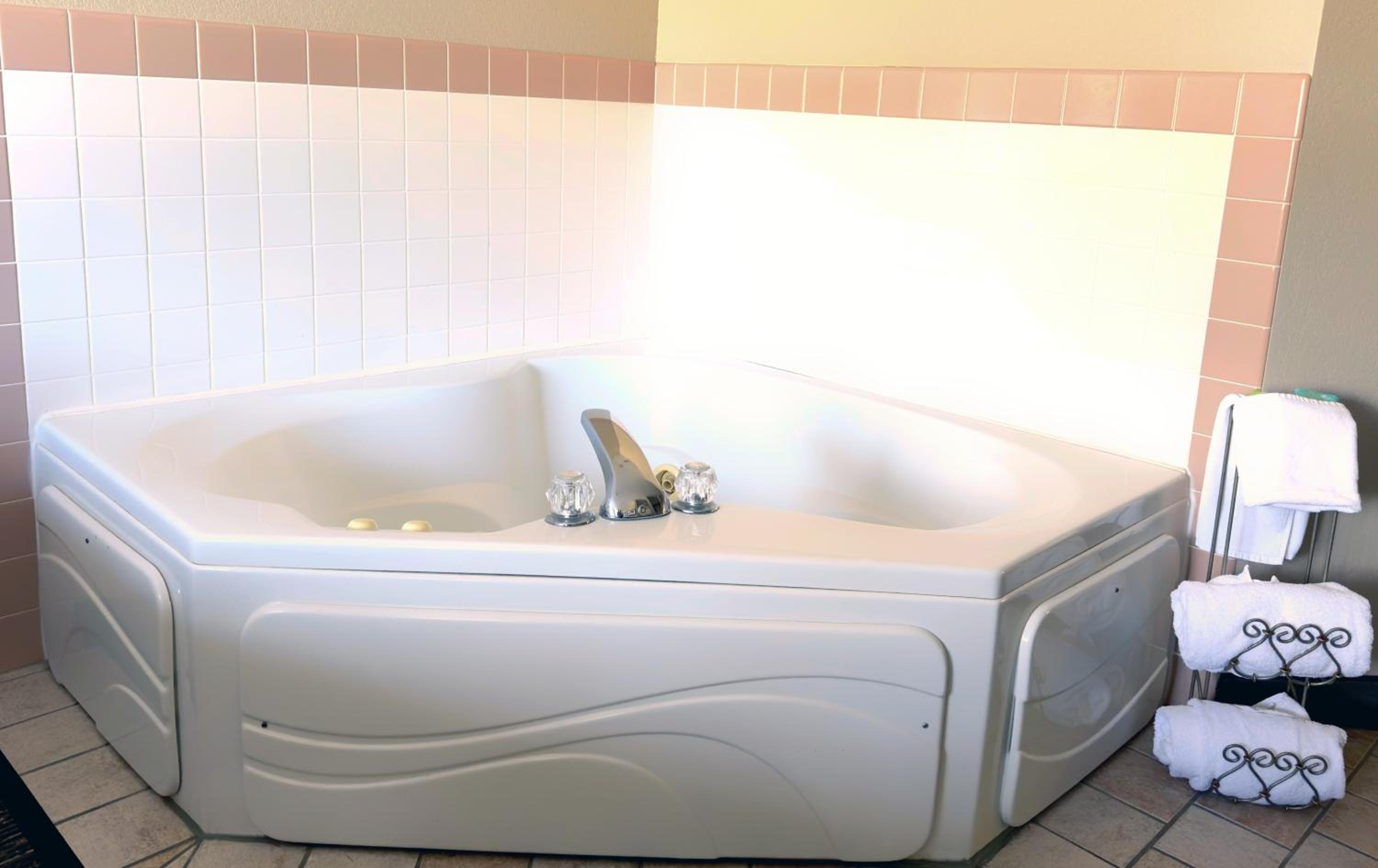 Country Trails Inn &Suites