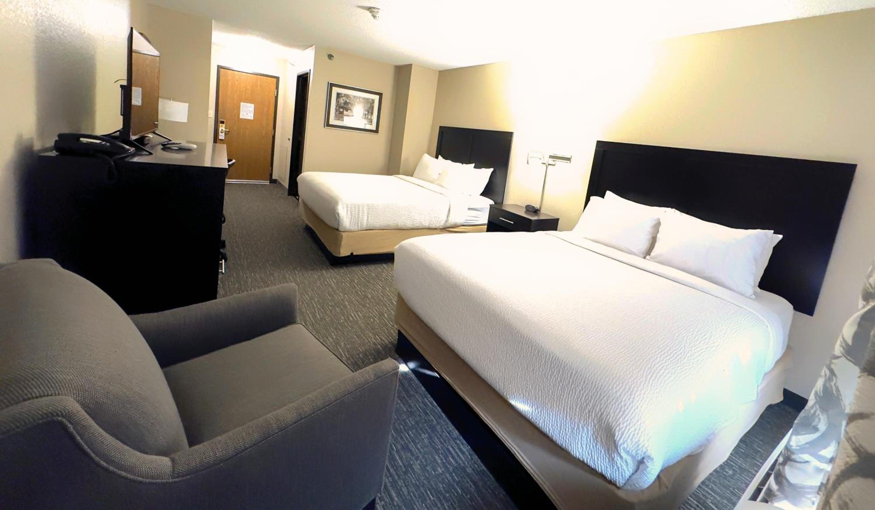 Country Trails Inn &Suites