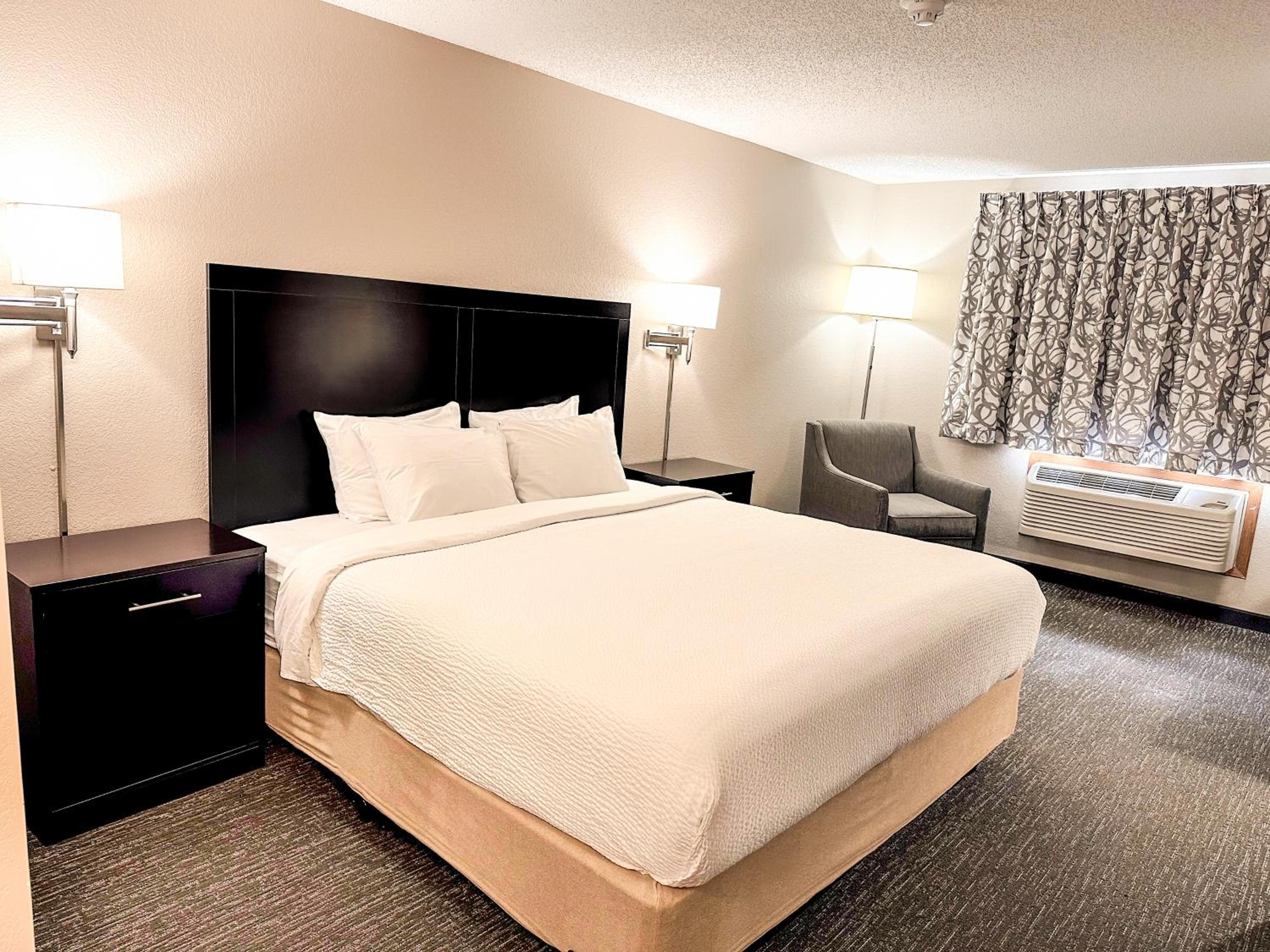 Country Trails Inn &Suites